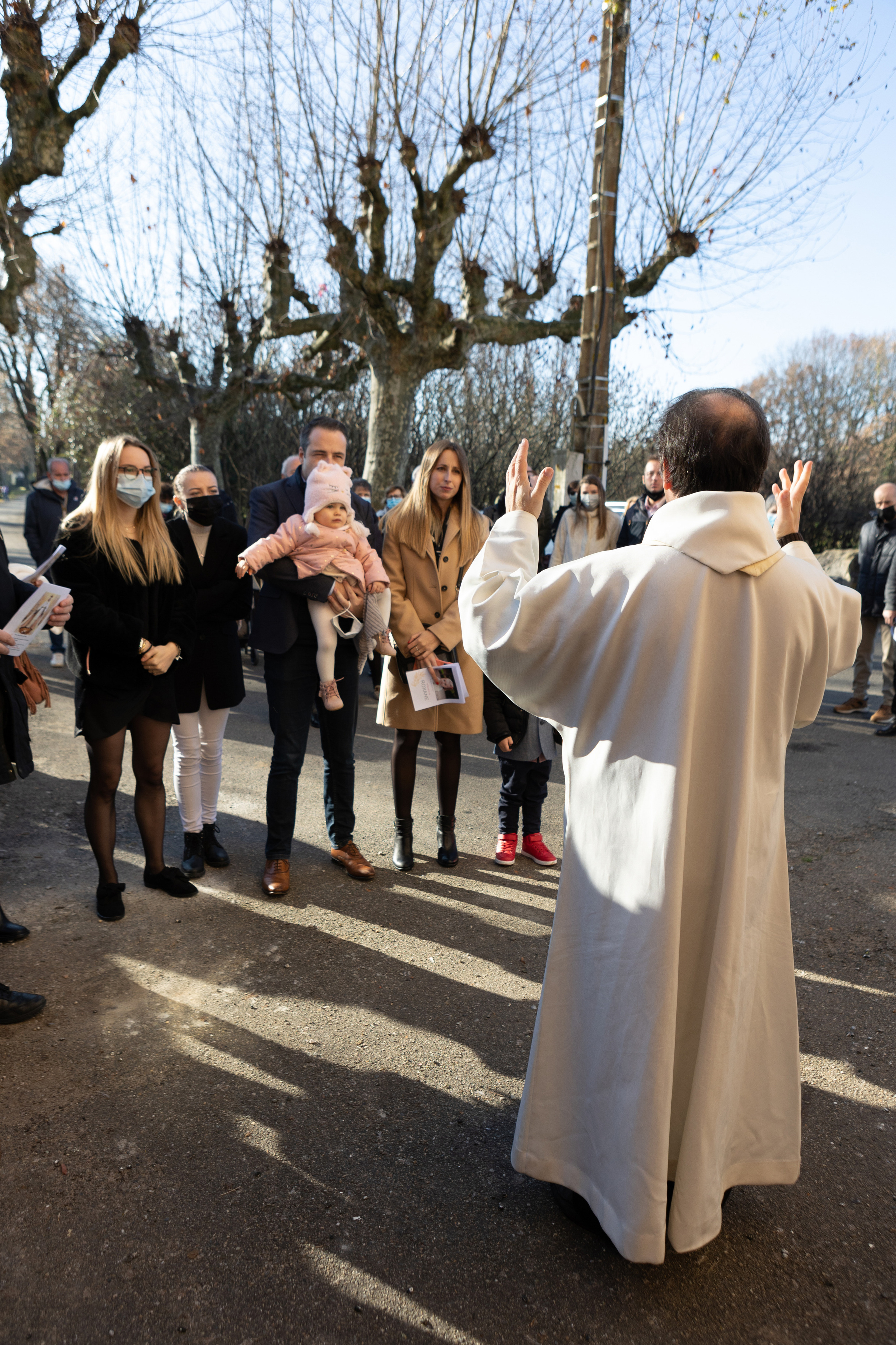 Baptême de Roxane. Eugenie Smirnova — wedding, corporate and lifestyle photographer in Toulouse and Southwest France