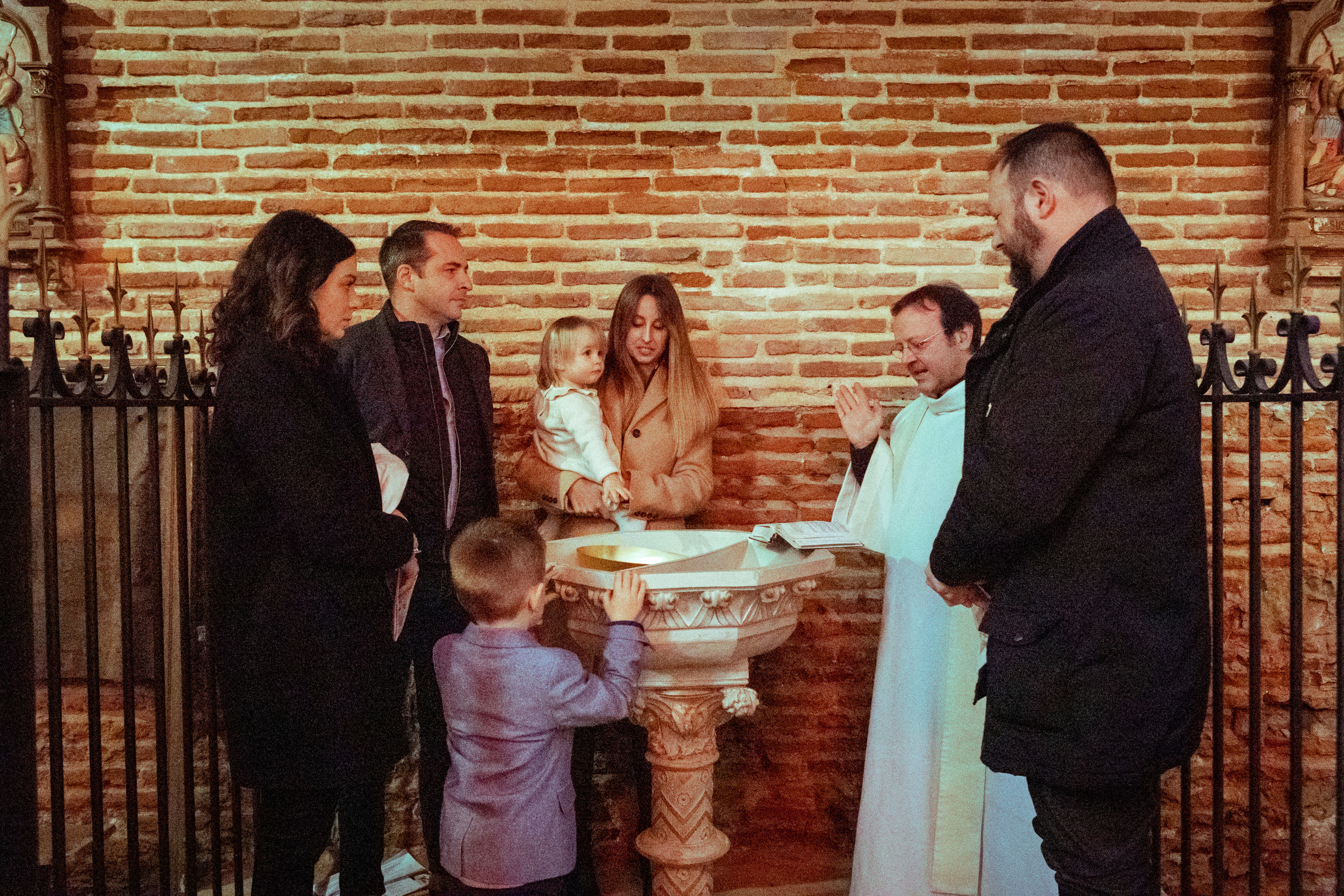 Baptême de Roxane. Eugenie Smirnova — wedding, corporate and lifestyle photographer in Toulouse and Southwest France