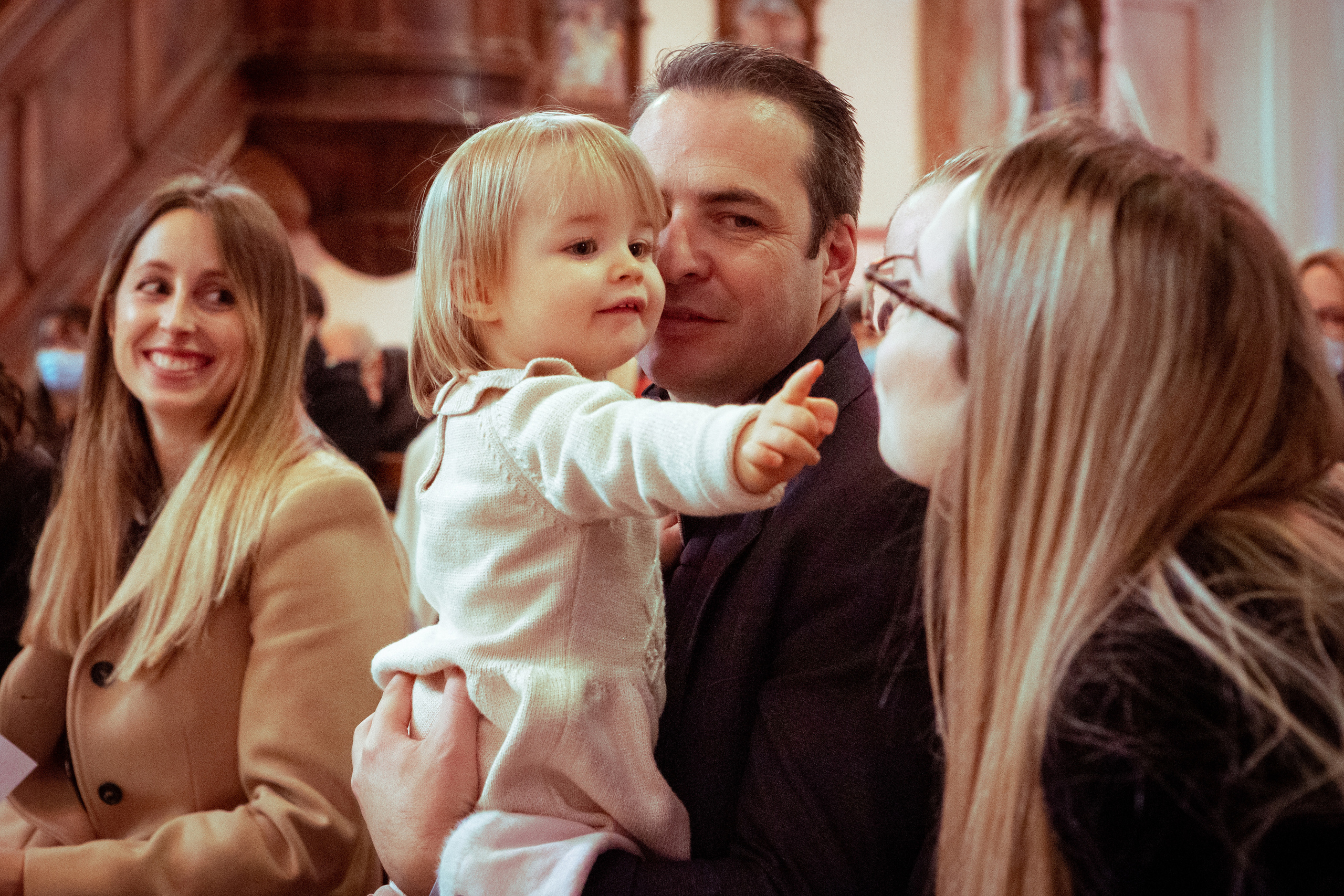 Baptême de Roxane. Eugenie Smirnova — wedding, corporate and lifestyle photographer in Toulouse and Southwest France