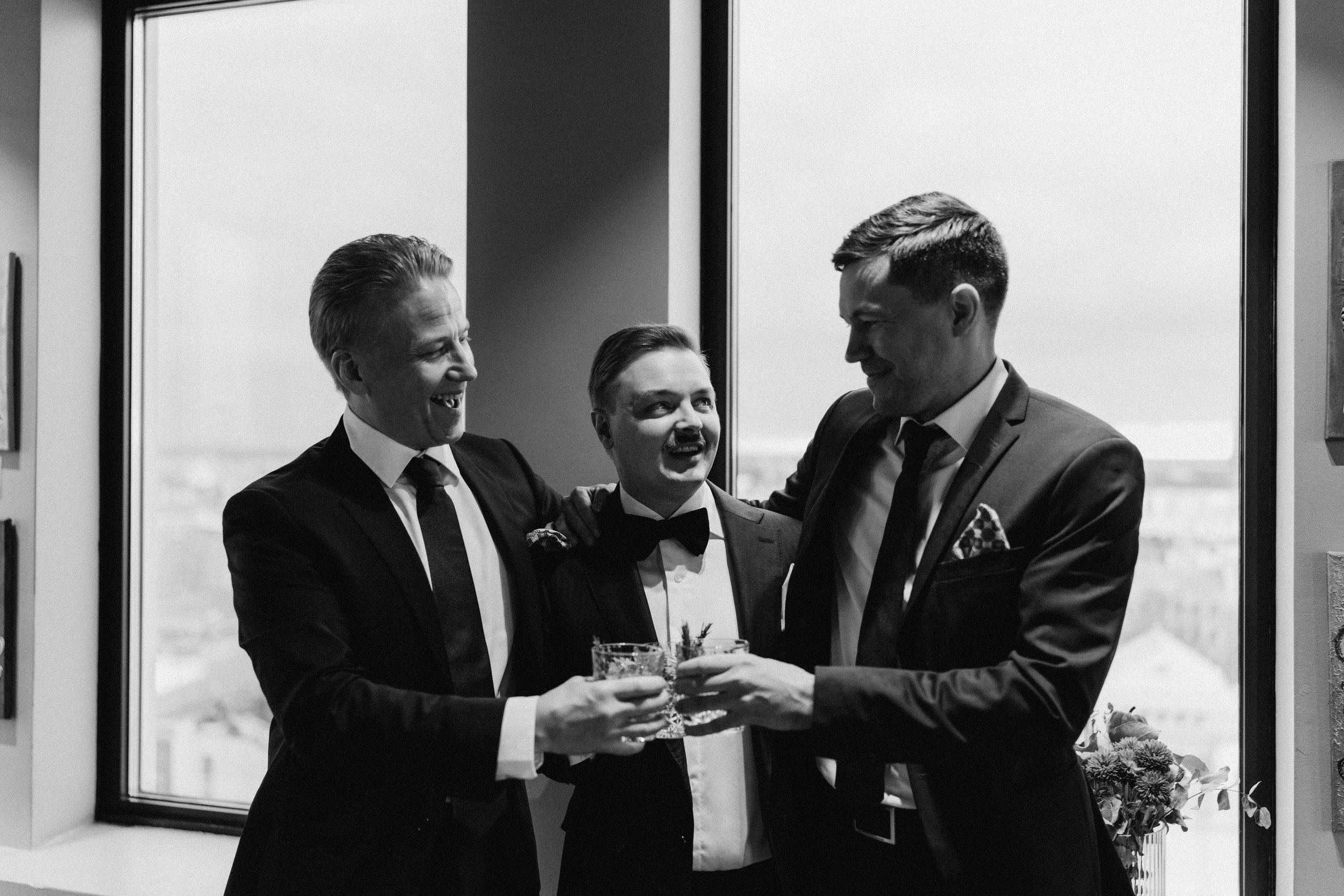 Wedding, city wedding, couple, lovestory, potrait. Wedding and portrait photographer in Helsinki Vickan O