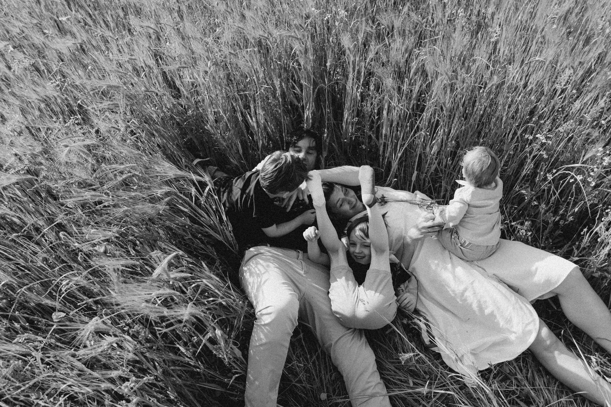 Familienfotos in der Natur. Familien & Hochzeitfotografin Nadja Holzmann