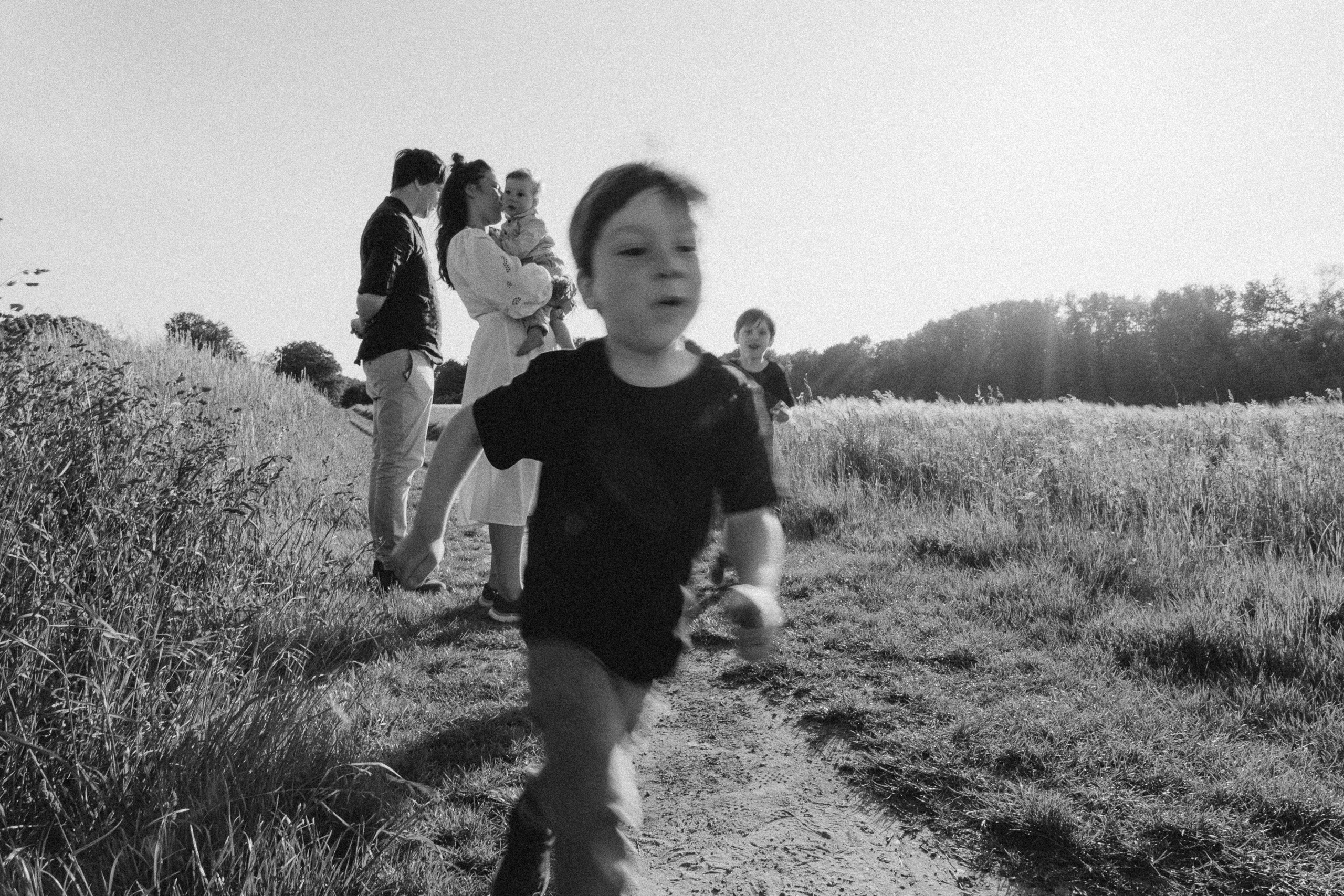 Familienfotos in der Natur. Familien & Hochzeitfotografin Nadja Holzmann