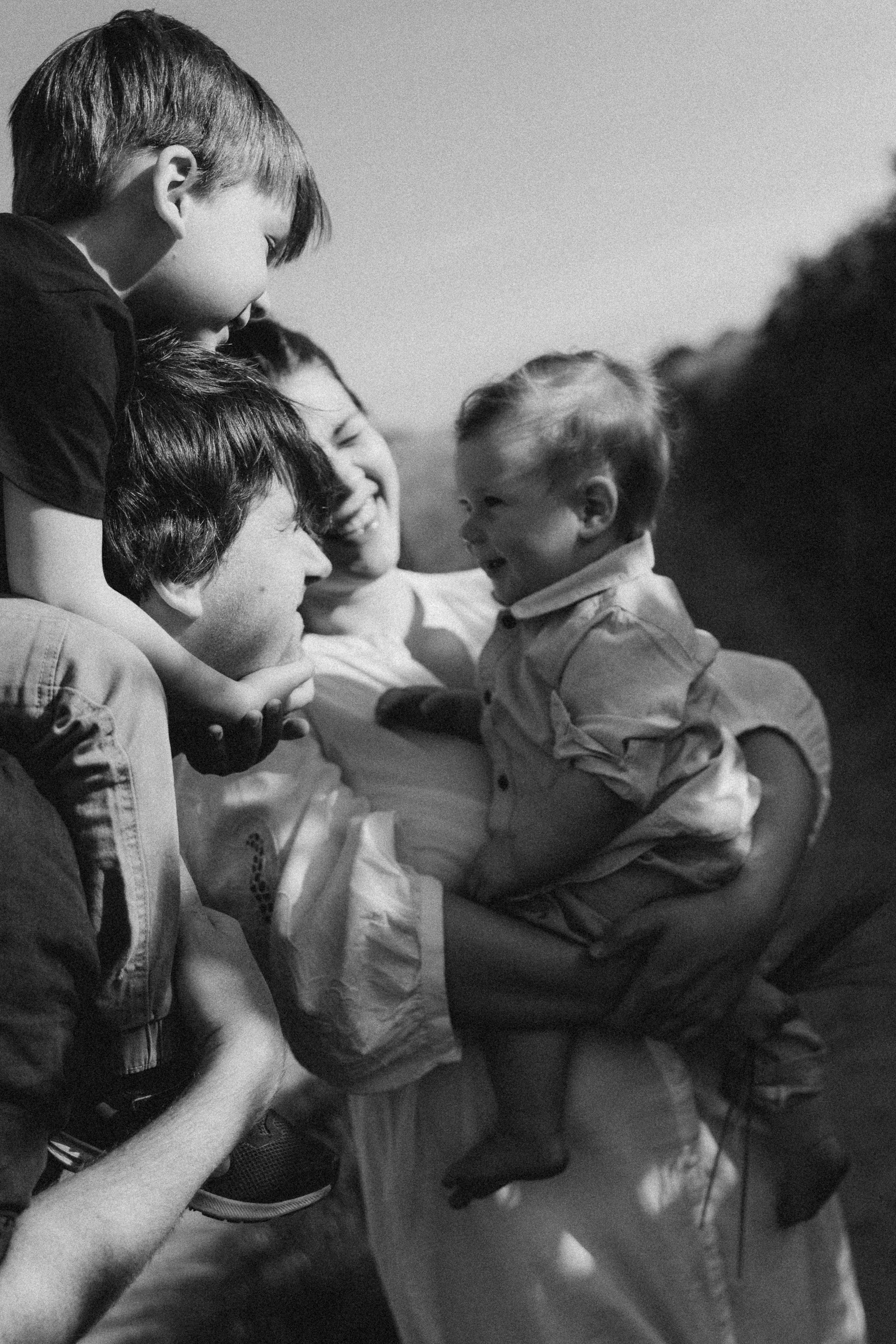 Familienfotos in der Natur. Familien & Hochzeitfotografin Nadja Holzmann