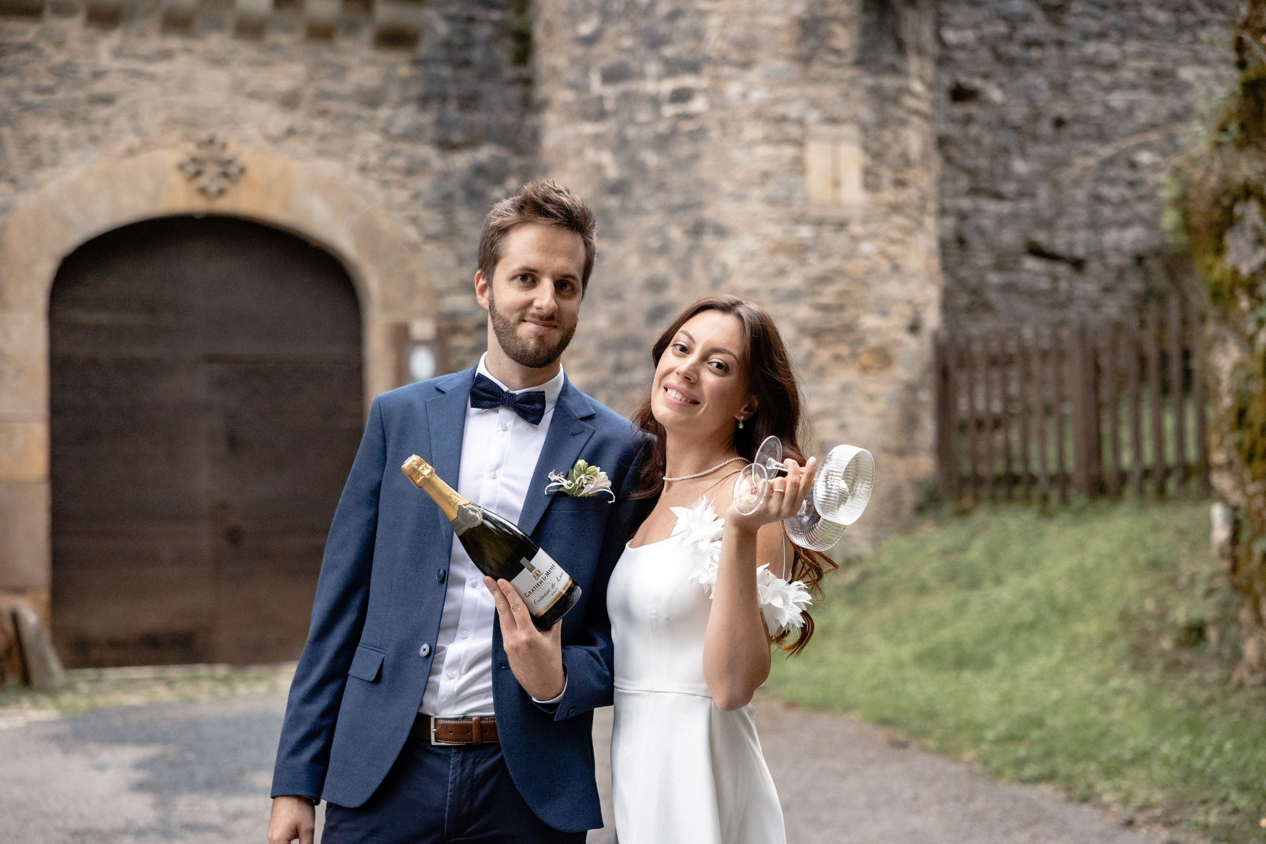 Mariage au château français. Elopement au Château de Cénevières. Eugénie Smirnova — Photographe à Toulouse et dans le Sud-Ouest