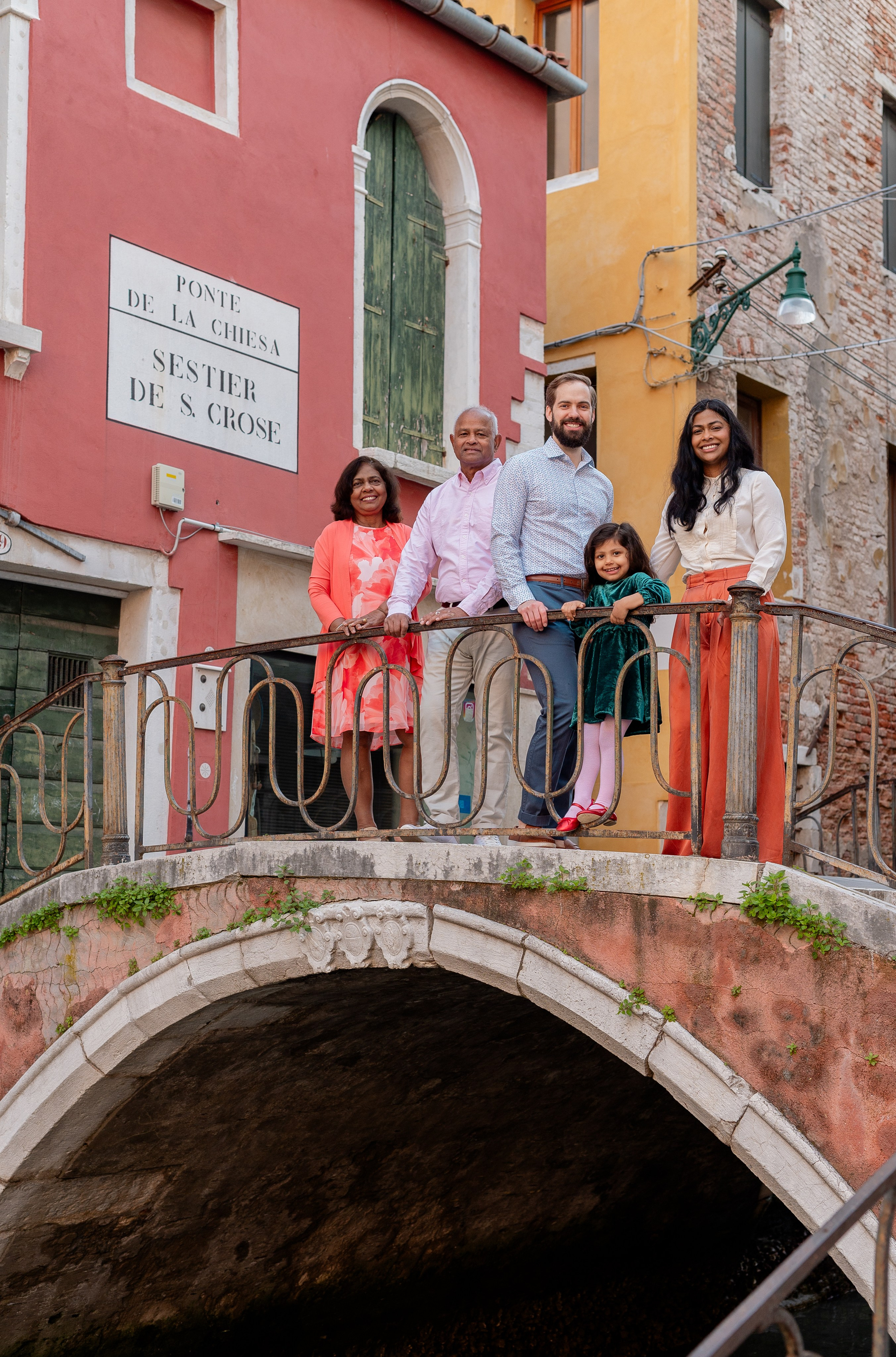 Family photoshoot in Venice. Photographer in Venice Anna Terzi