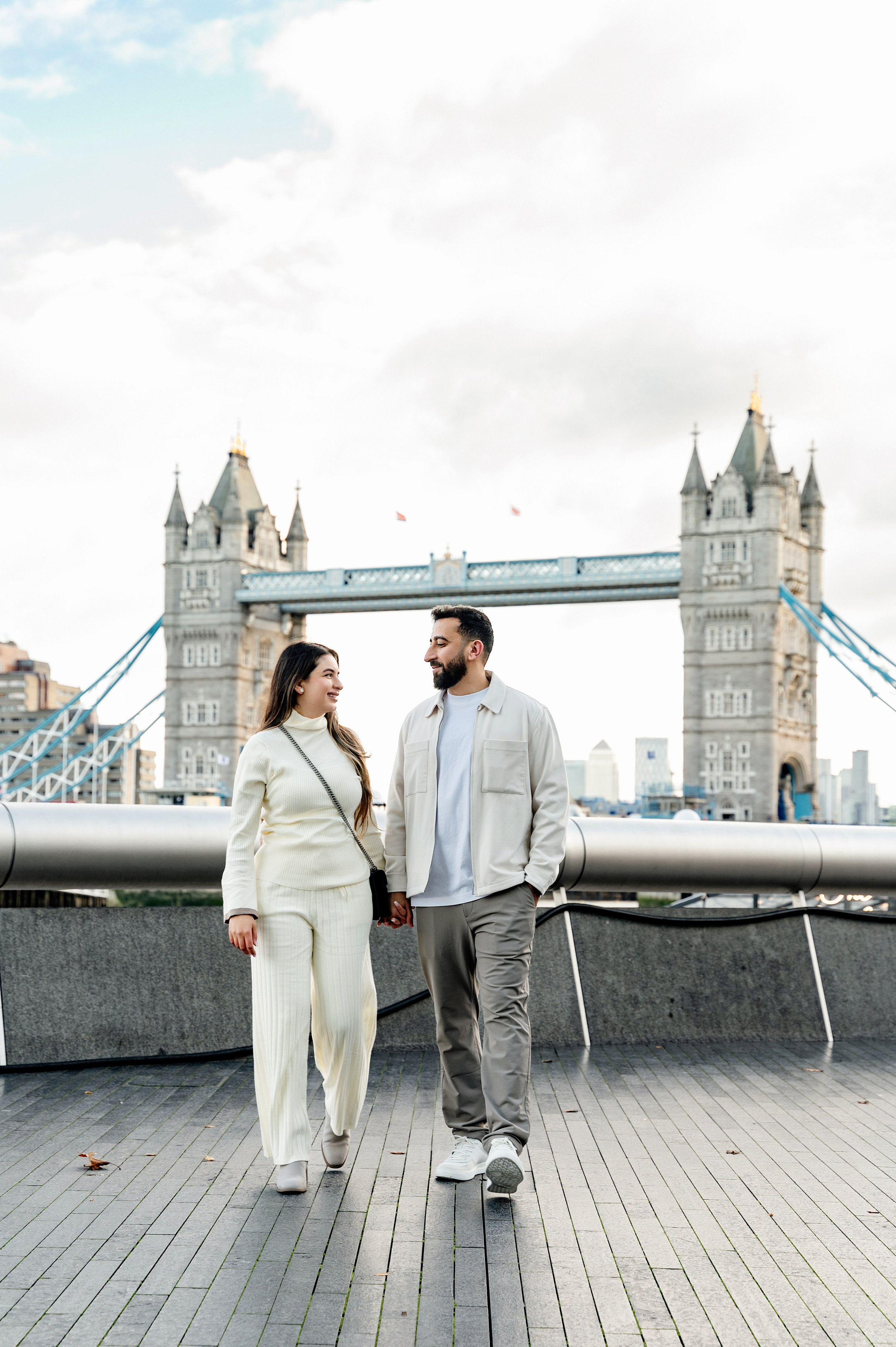 Tower Bridge Mahmood&Yalo. FAMILY AND WEDDING PHOTOGRAPHER IN LONDON MARINA RIVA
