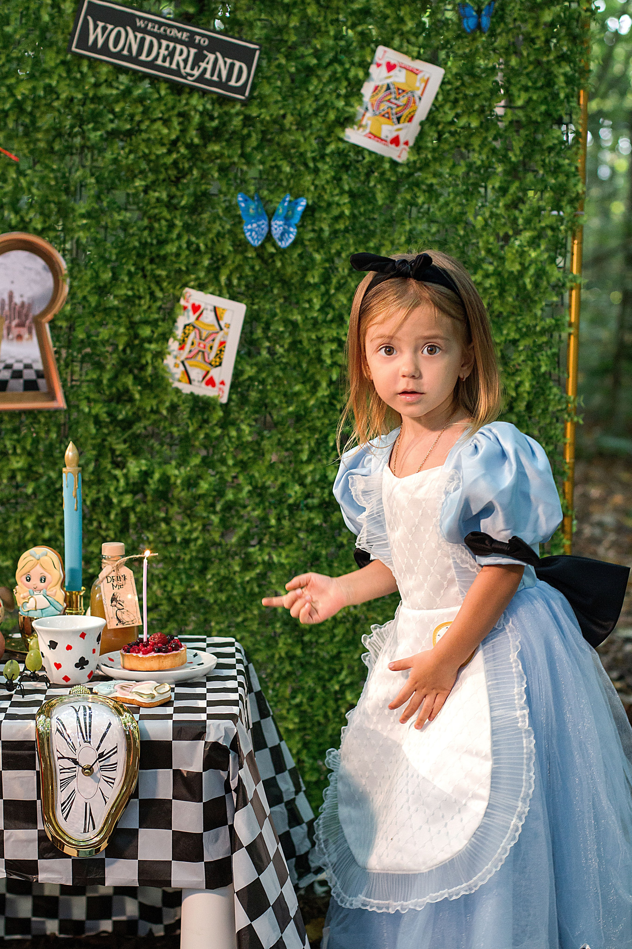 Алиса в стране чудес. Детский и семейный фотограф в г. Бельцы