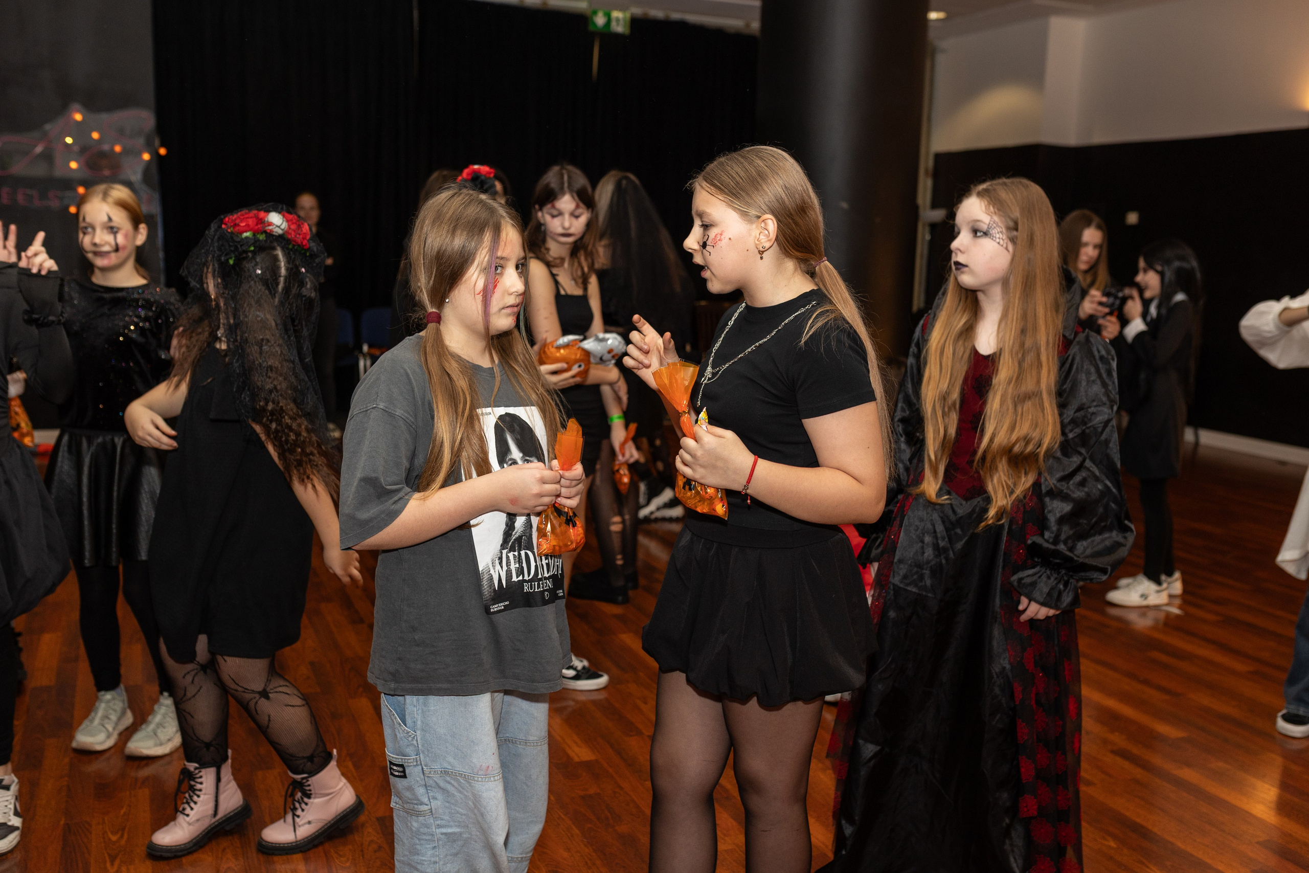 Leo dance studio Helloween 2025. Семейный и детский фотограф в Варшаве Мила Бобровская