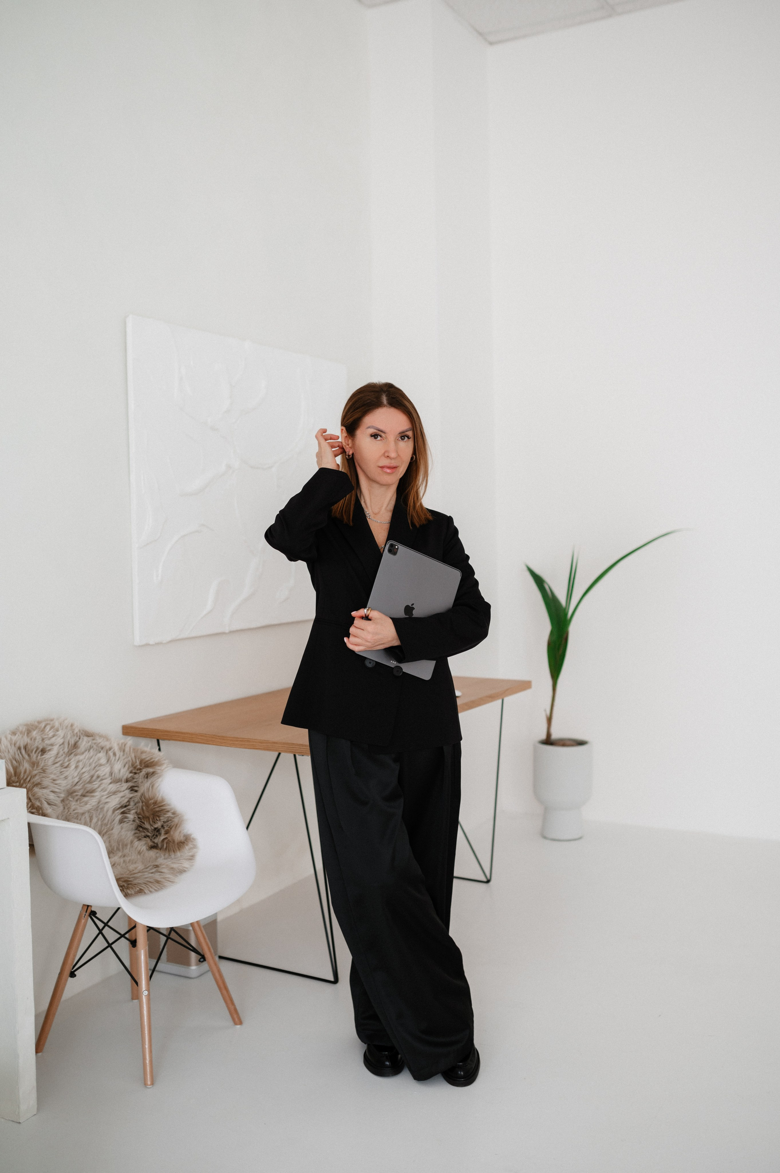 Beauty by Vovk cosmetologist in Prague. ANNA-MARIA PHOTO CONTENT CREATOR — fotograf, estét, umělec a vizuální expert na Instagram v Praze