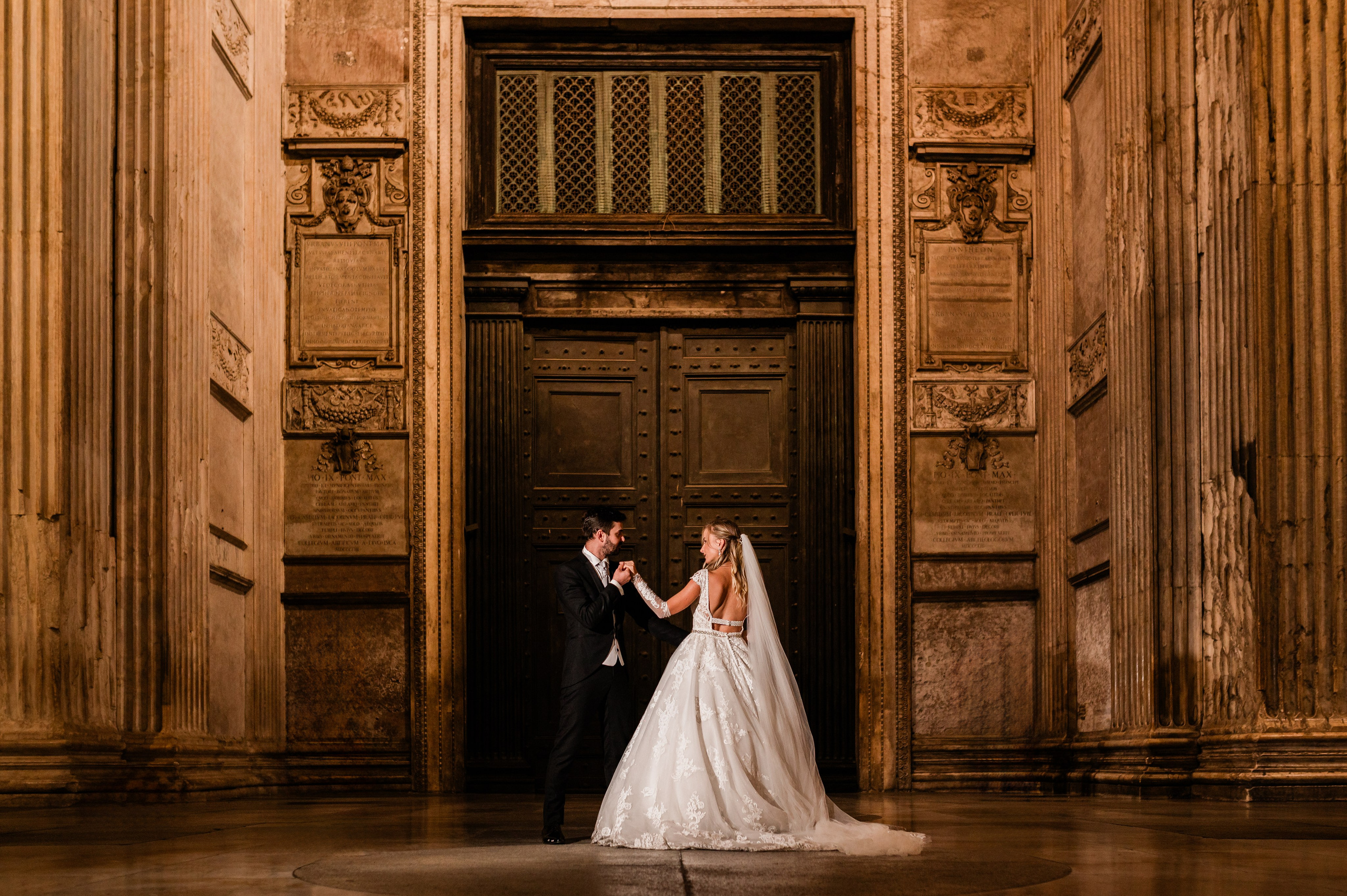Servizio Post Matrimoniale Notturno a Roma. Fotografo Matrimonio a Roma | Servizio Fotografico Matrimonio