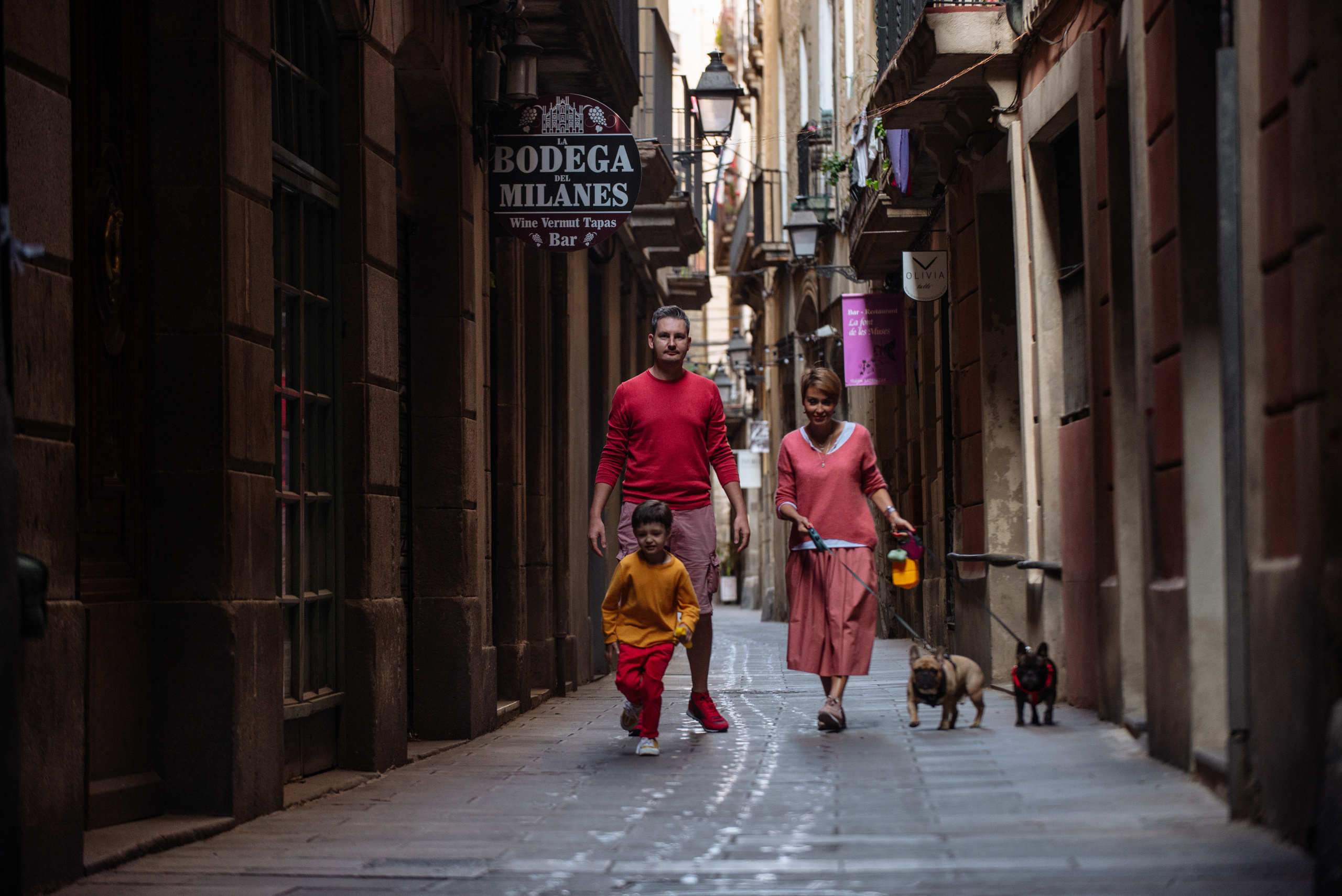 Olga Nail y pequeño Nikó. Professional photography services in Barcelona by Ekaterina Gasanova