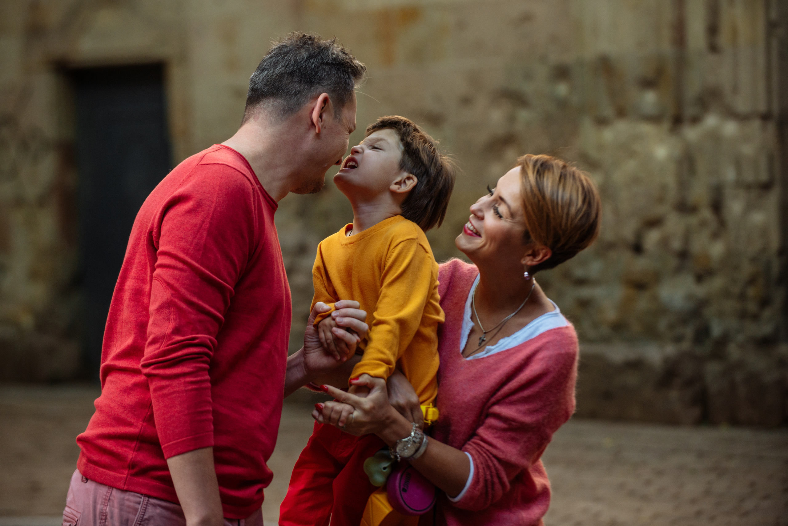 Olga Nail y pequeño Nikó. Professional photography services in Barcelona by Ekaterina Gasanova