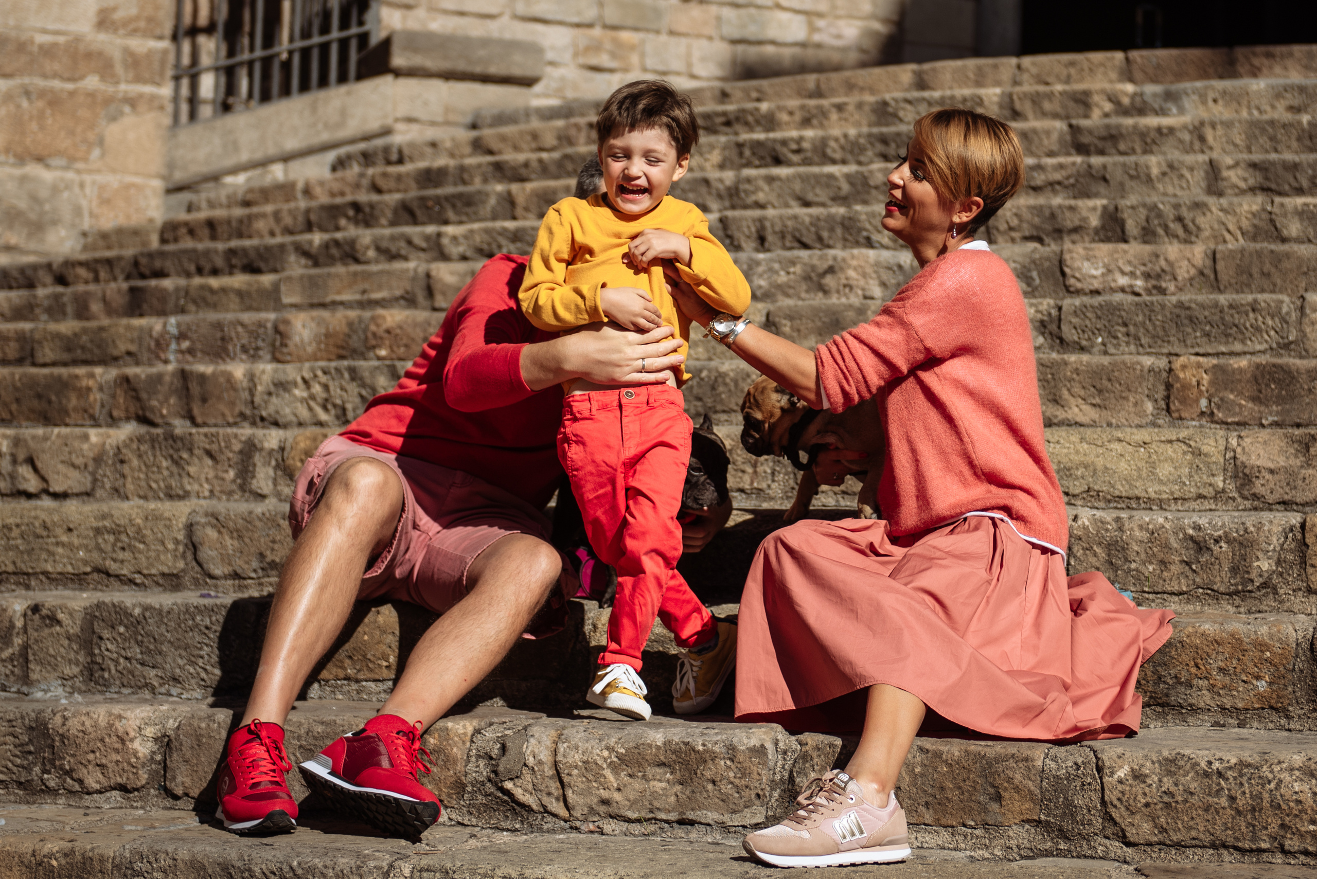 Olga Nail y pequeño Nikó. Professional photography services in Barcelona by Ekaterina Gasanova