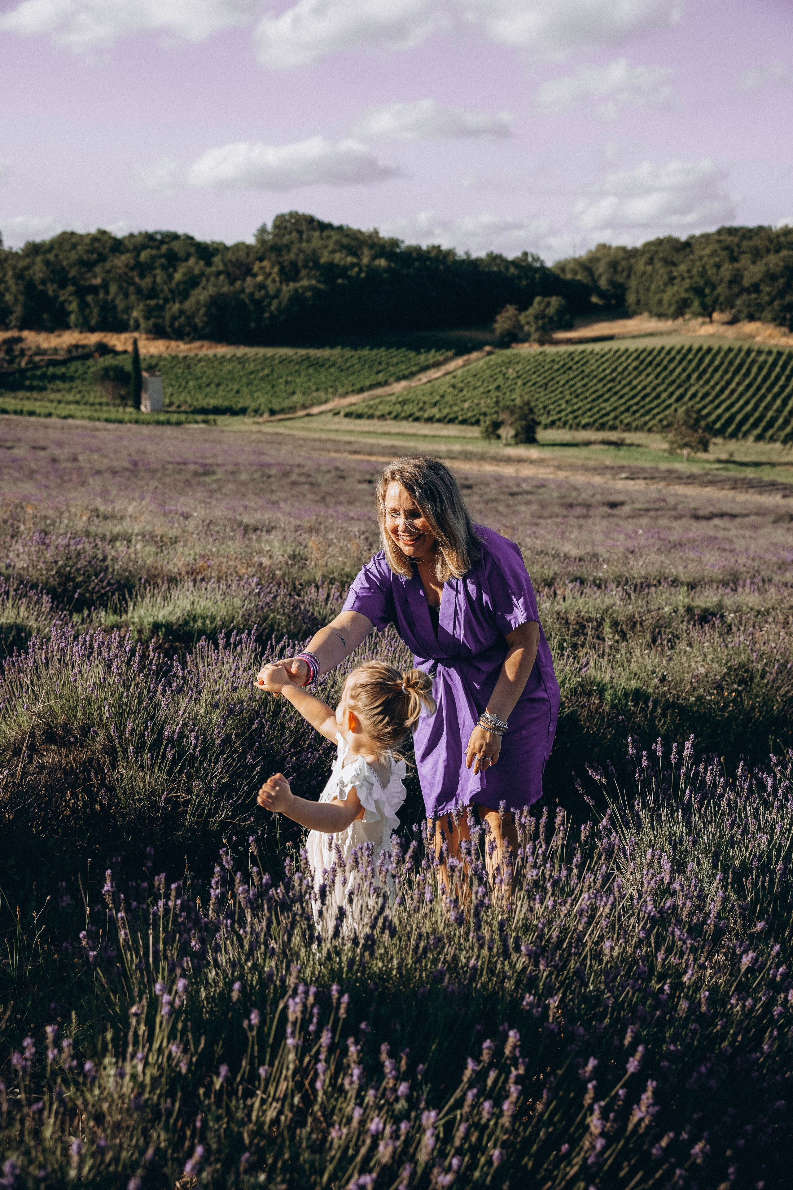 A Dreamy Family Photoshoot in the Lavender Fields Near Gaillac. Eugenie Smirnova — wedding, corporate and lifestyle photographer in Toulouse and Southwest France