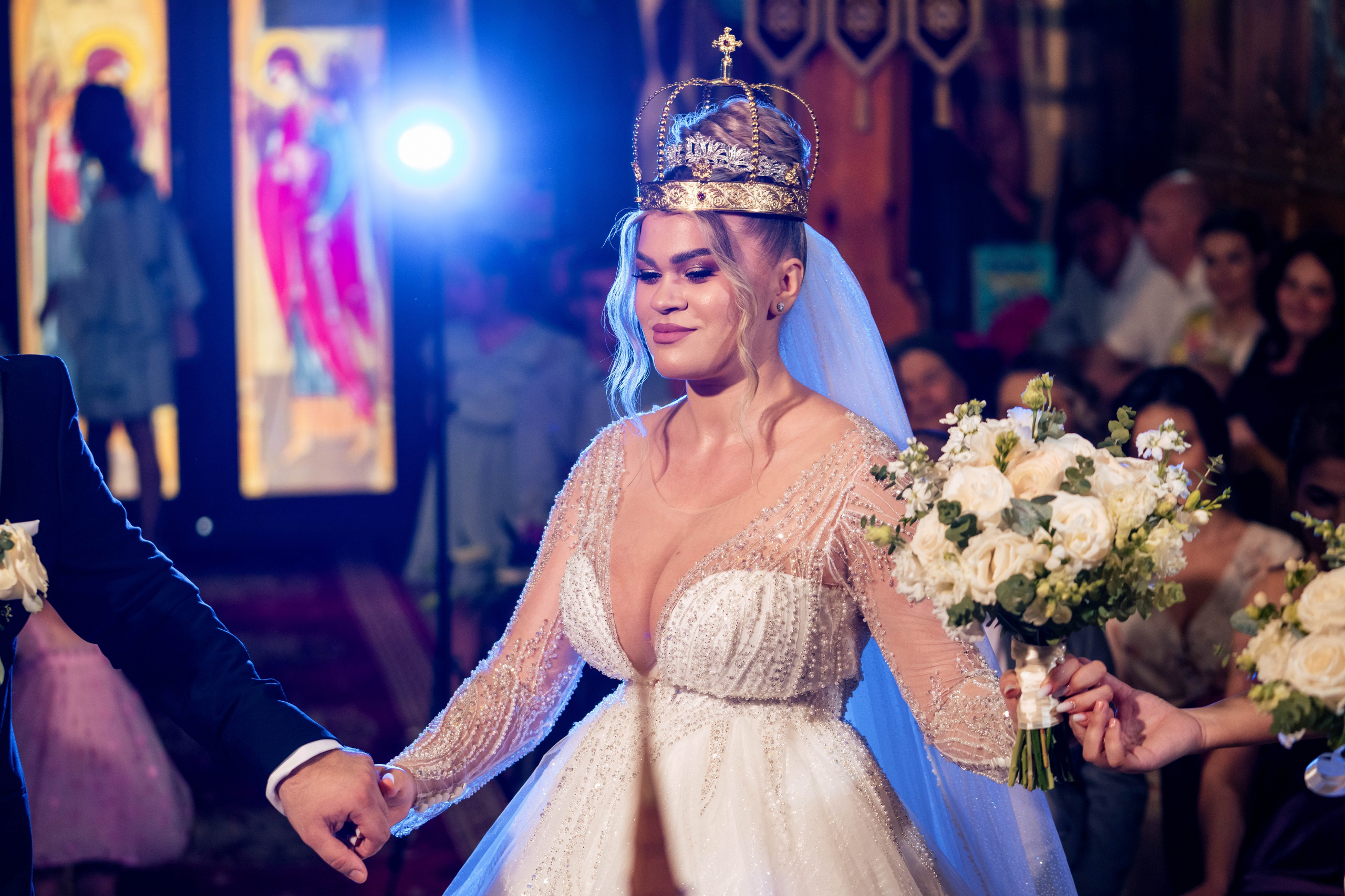 Andreea, Damian si Aris. Acasă