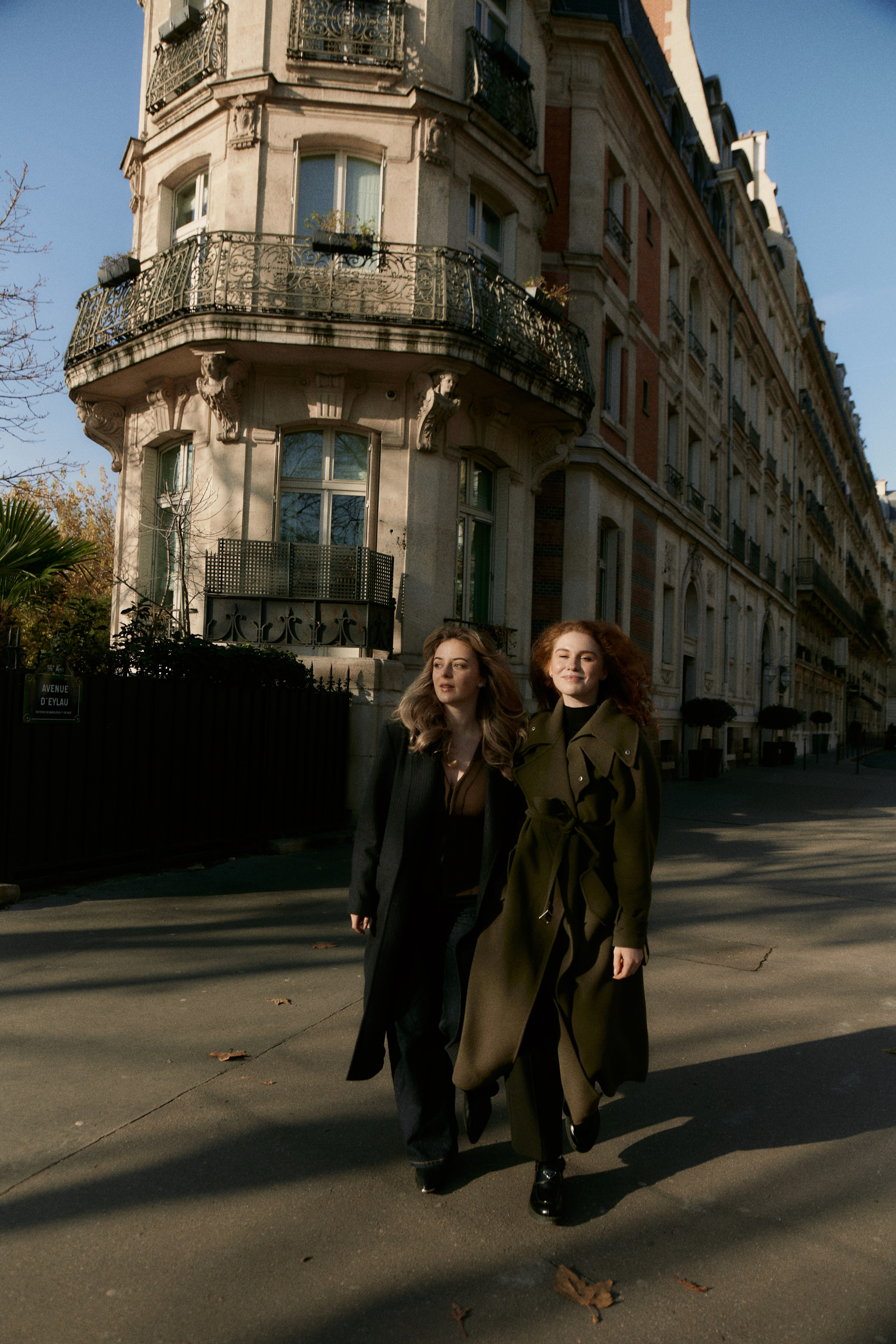 Friends. Photographer in Paris
