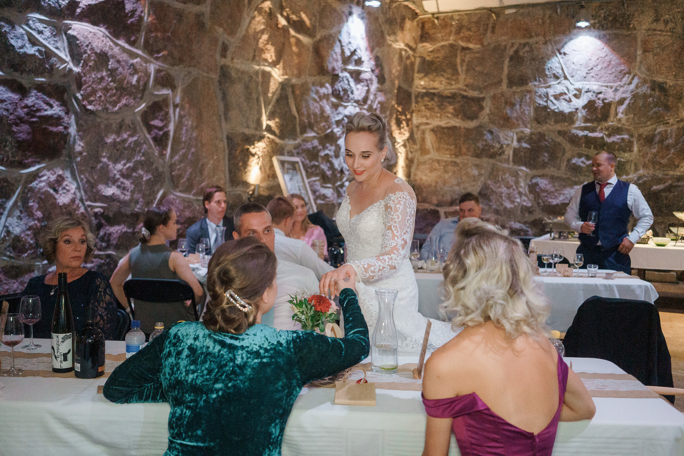 Heli&Sami, hääkuvaus Agroksenmäen holvikellari