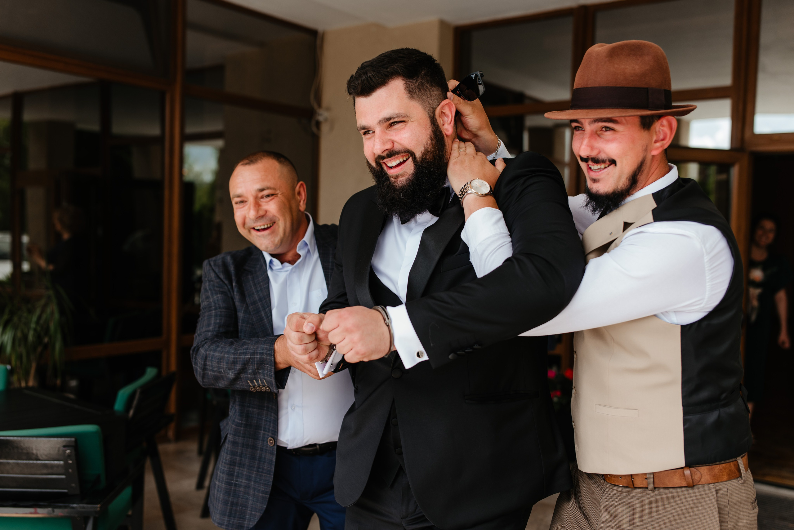 Radu Rahovan Fotograf de nuntǎ Cluj - Zalau - Alba - Târgu Mureș - Bistrița