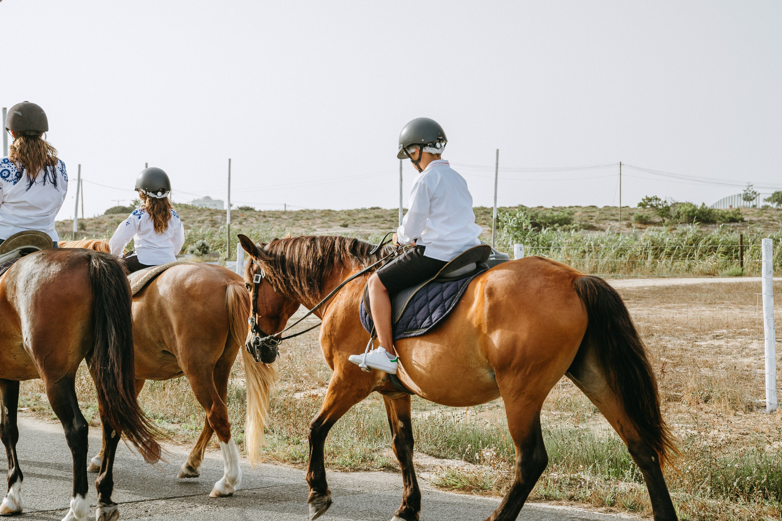 Marlene & Tiago com filhos. Passeios a Cavalo na Praia Peniche | Eco Salgados Agroturismo