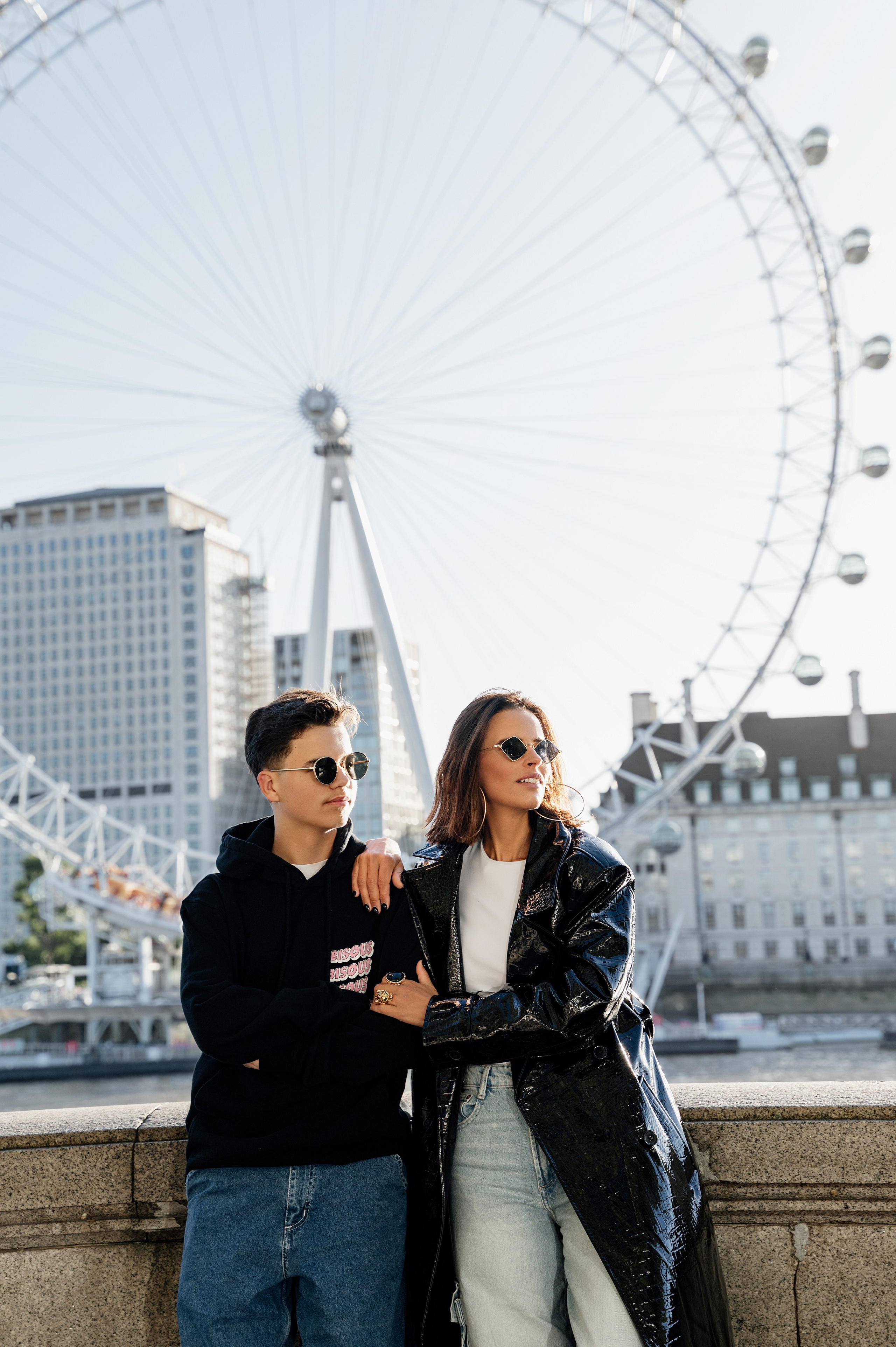 Tower Bridge+Westminster Carmela with son. FAMILY AND WEDDING PHOTOGRAPHER IN LONDON MARINA RIVA