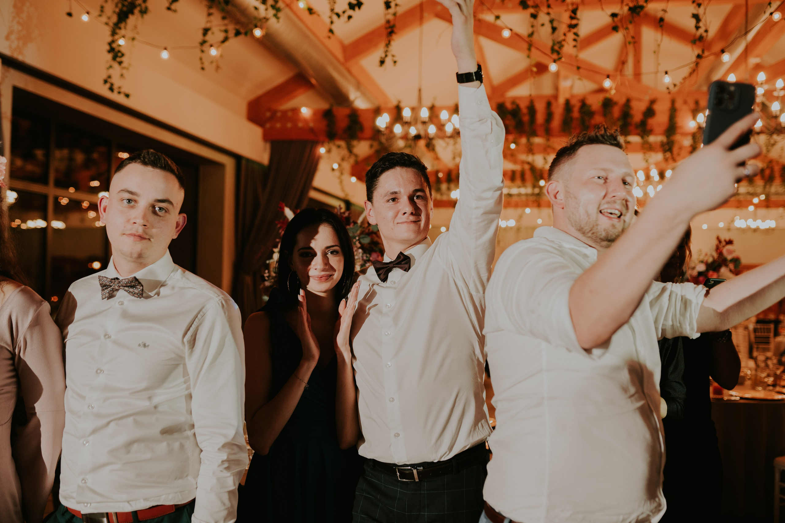 Sala Koralowa w Jaworzu: Opowieść o ślubie Nikoli i Kacpra. Karkowskafoto - fotografia miłości