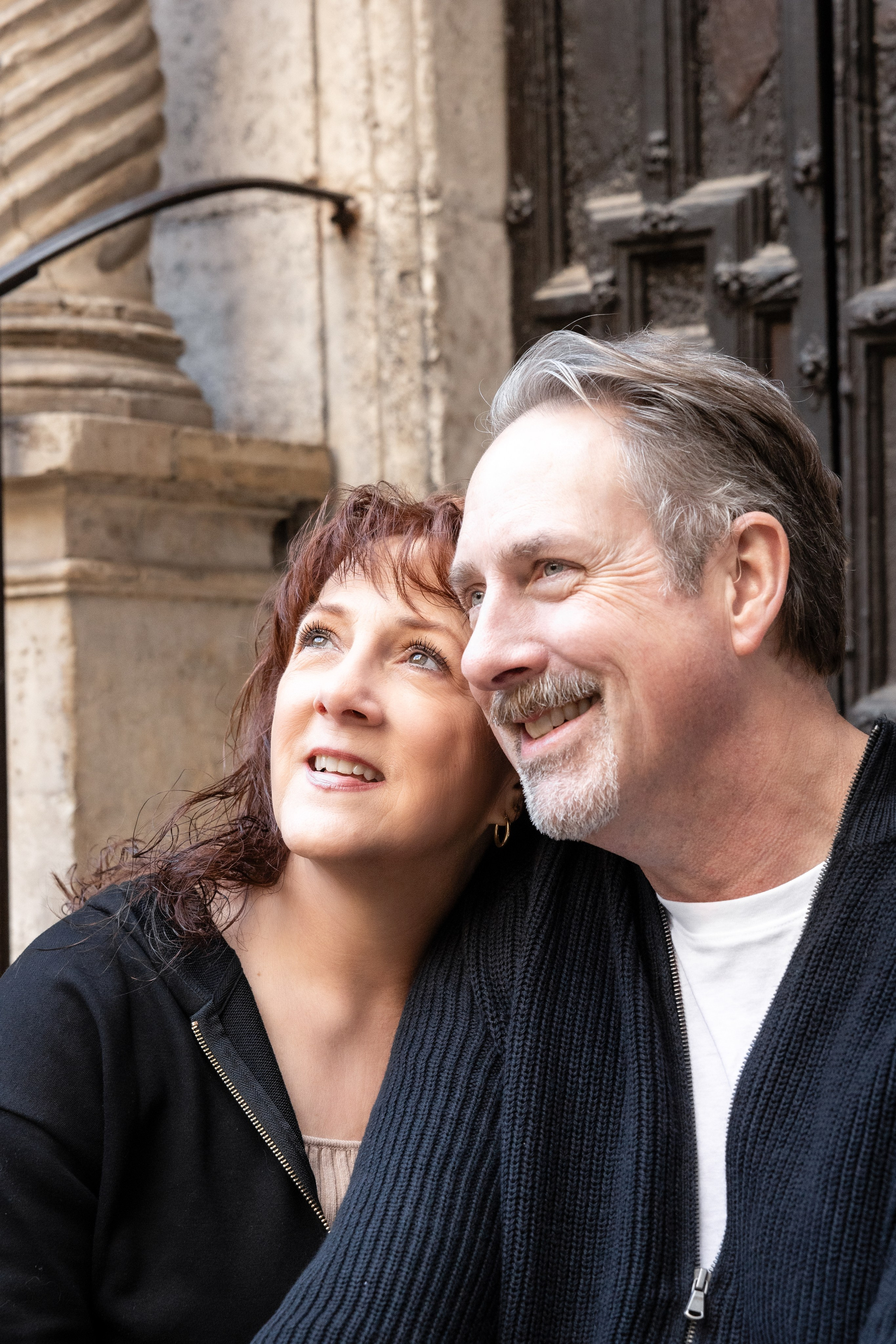Séance photo de famille dans le centre-ville de Toulouse pour Cara’s Family. Eugénie Smirnova — Photographe à Toulouse et dans le Sud-Ouest