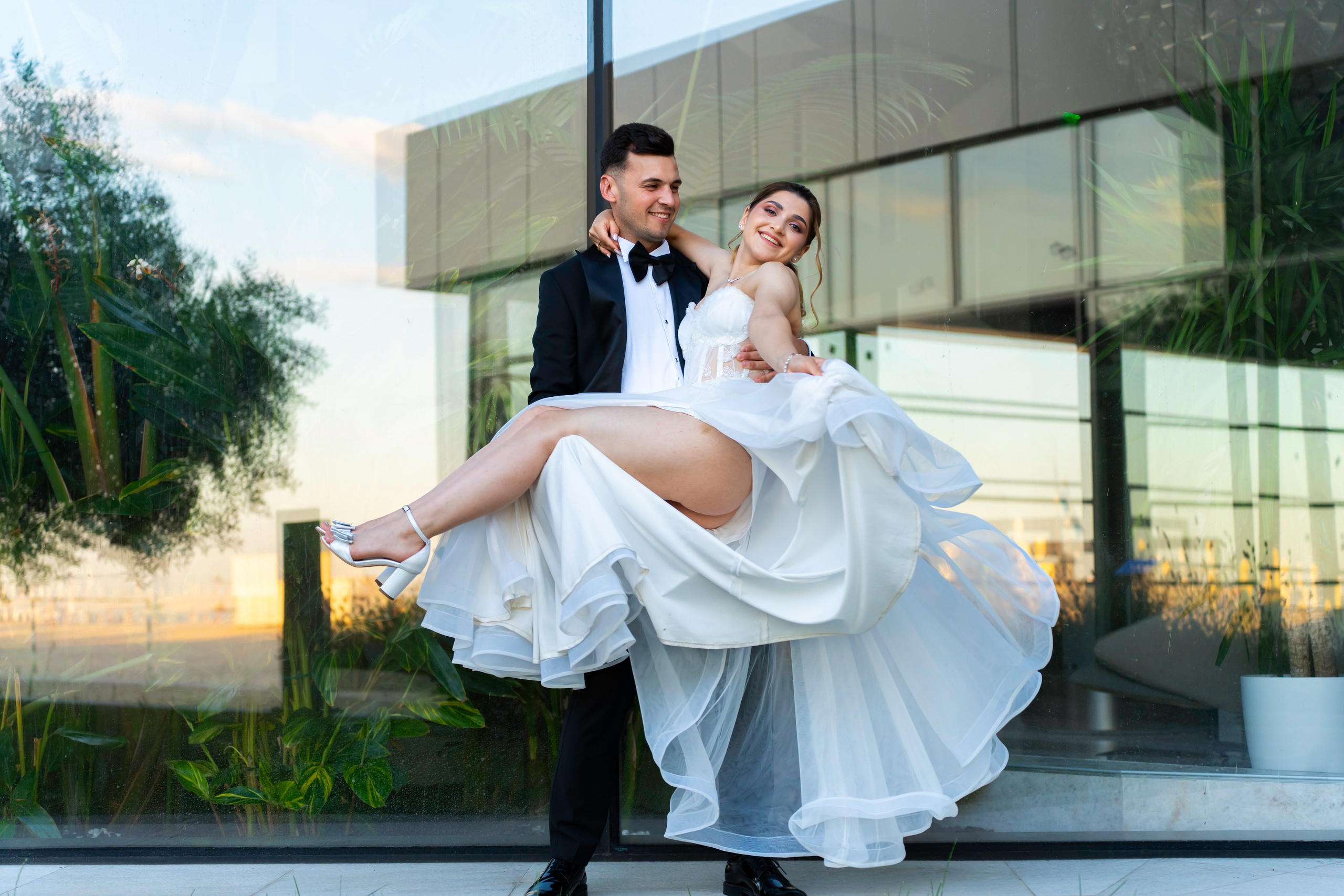 Fotograf de nunta Constanta. Servicii foto video Constanta. MCM Happy Studio – Fotograf & Videograf Evenimente | Nuntă & Botez