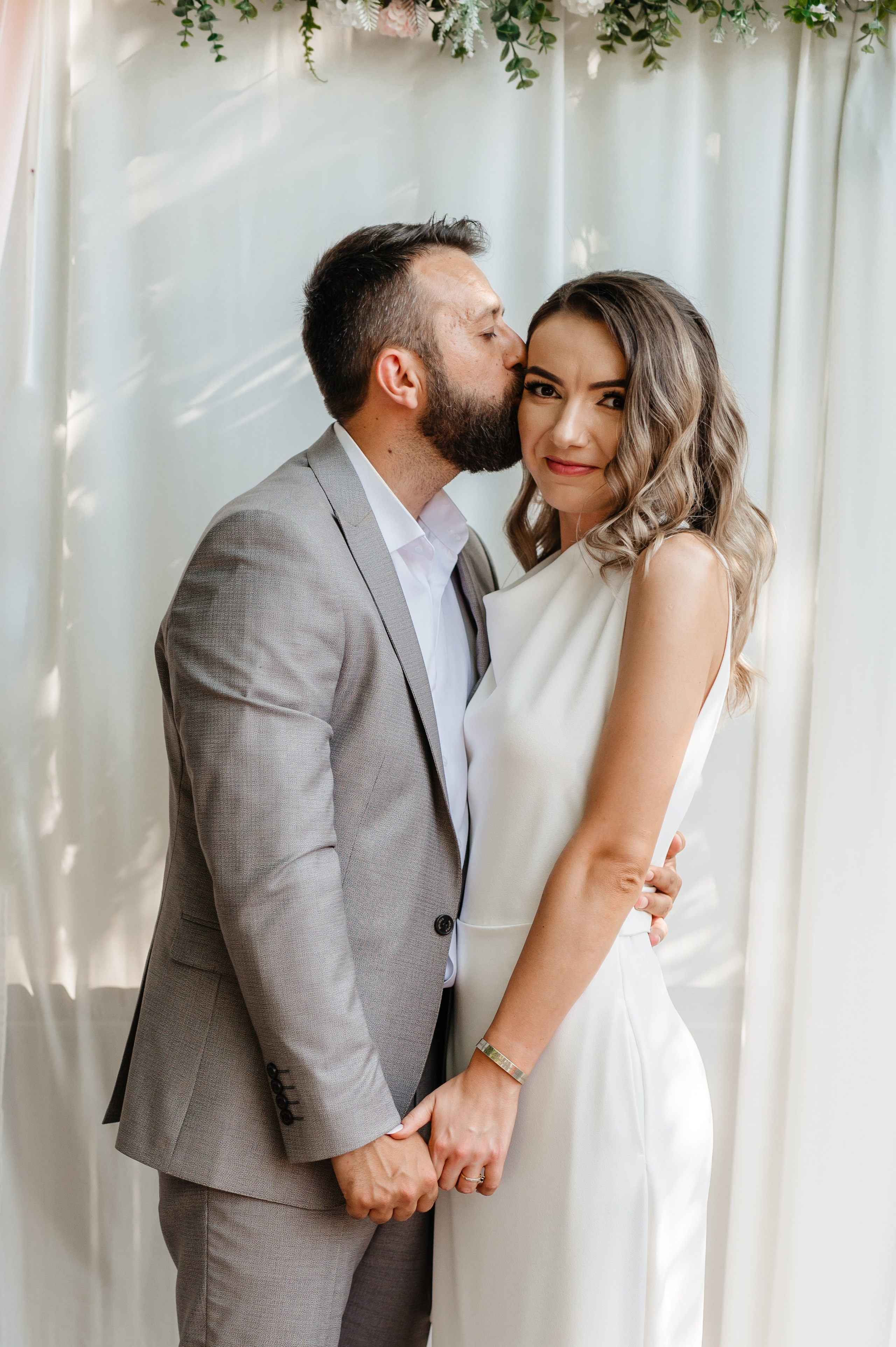 Cununie civila in aer liber si sedinta foto de cuplu. Proud Vision Weddings | Wedding Photography & Film — Servicii profesionale Foto Video Nunta Iasi