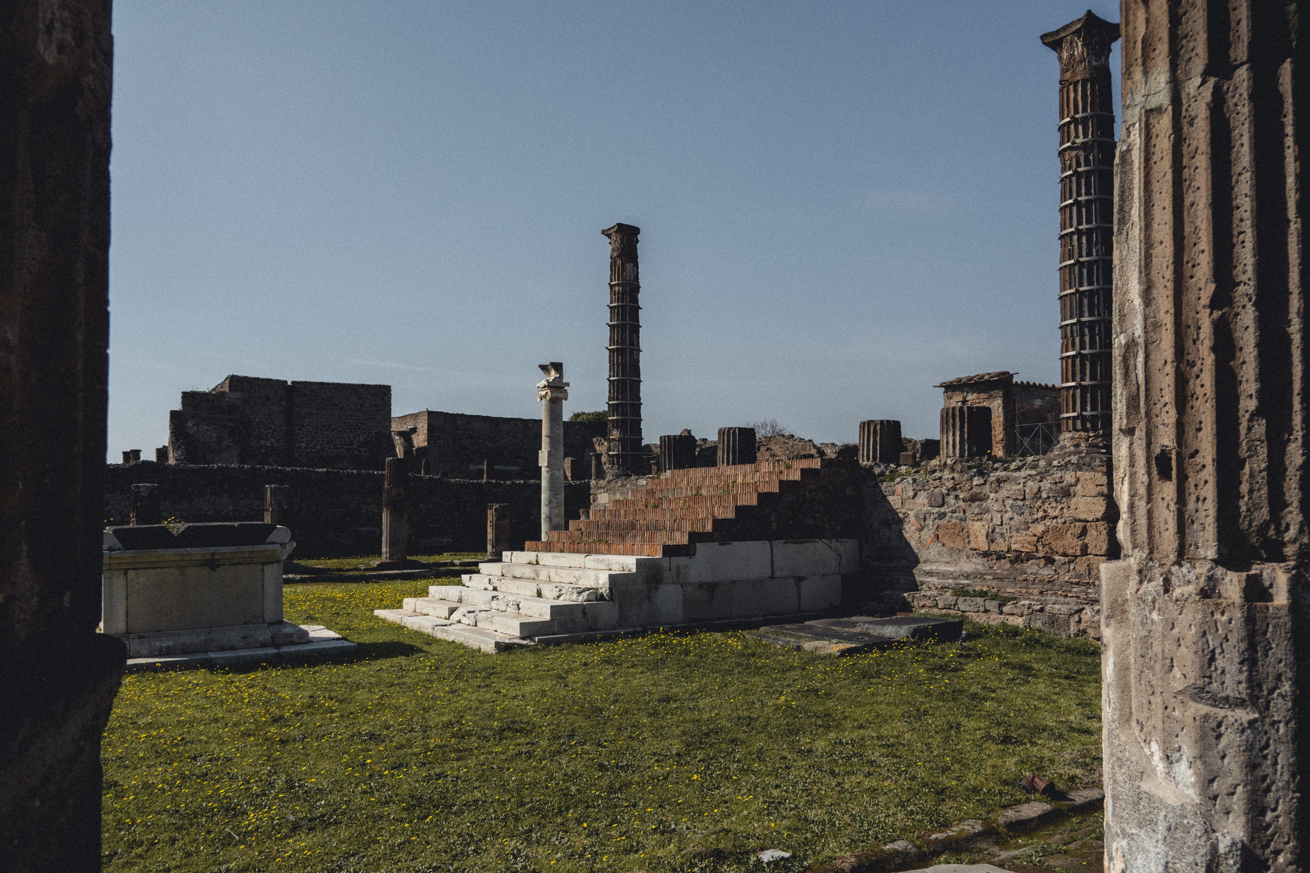 Pompeii. Photographe sur Cote d’Azur. Portraits de familles, couples, enfants, événements