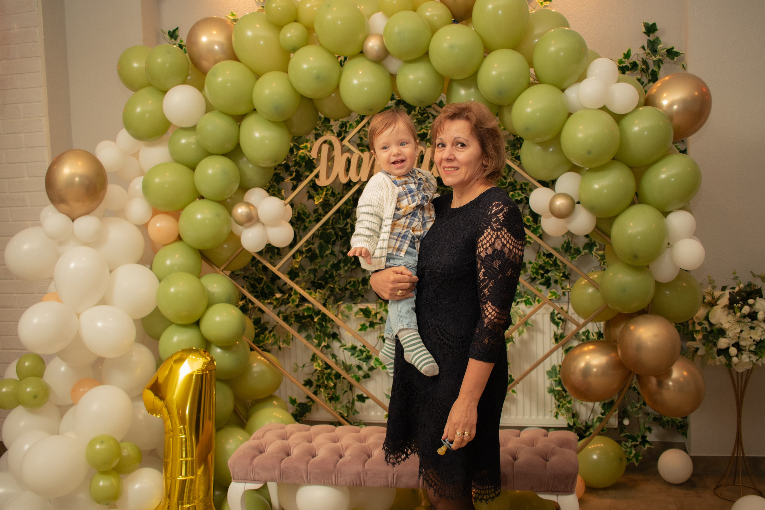 Damian- un an. Fotograf si videograf — evenimente si studio