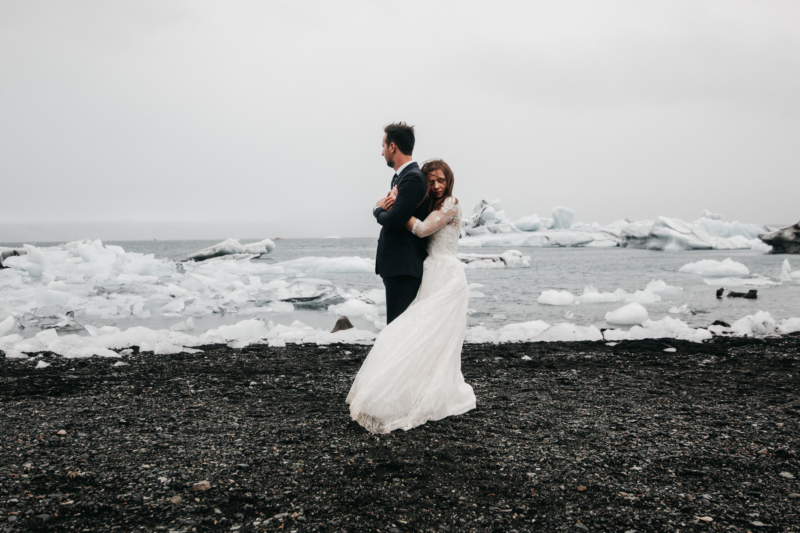 B & A. Fotograf Nunta Iasi - Hearts & Pictures