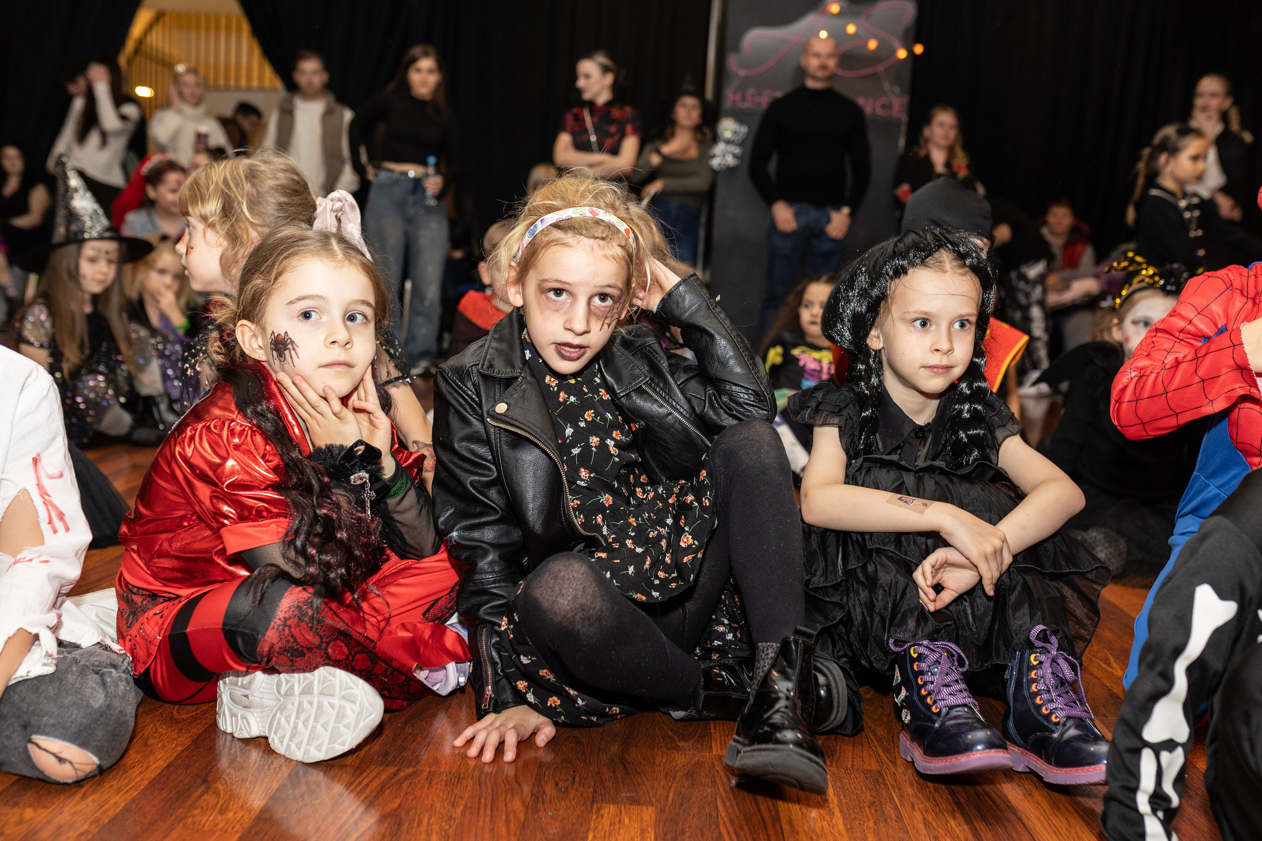 Leo dance studio Helloween 2025. Семейный и детский фотограф в Варшаве Мила Бобровская