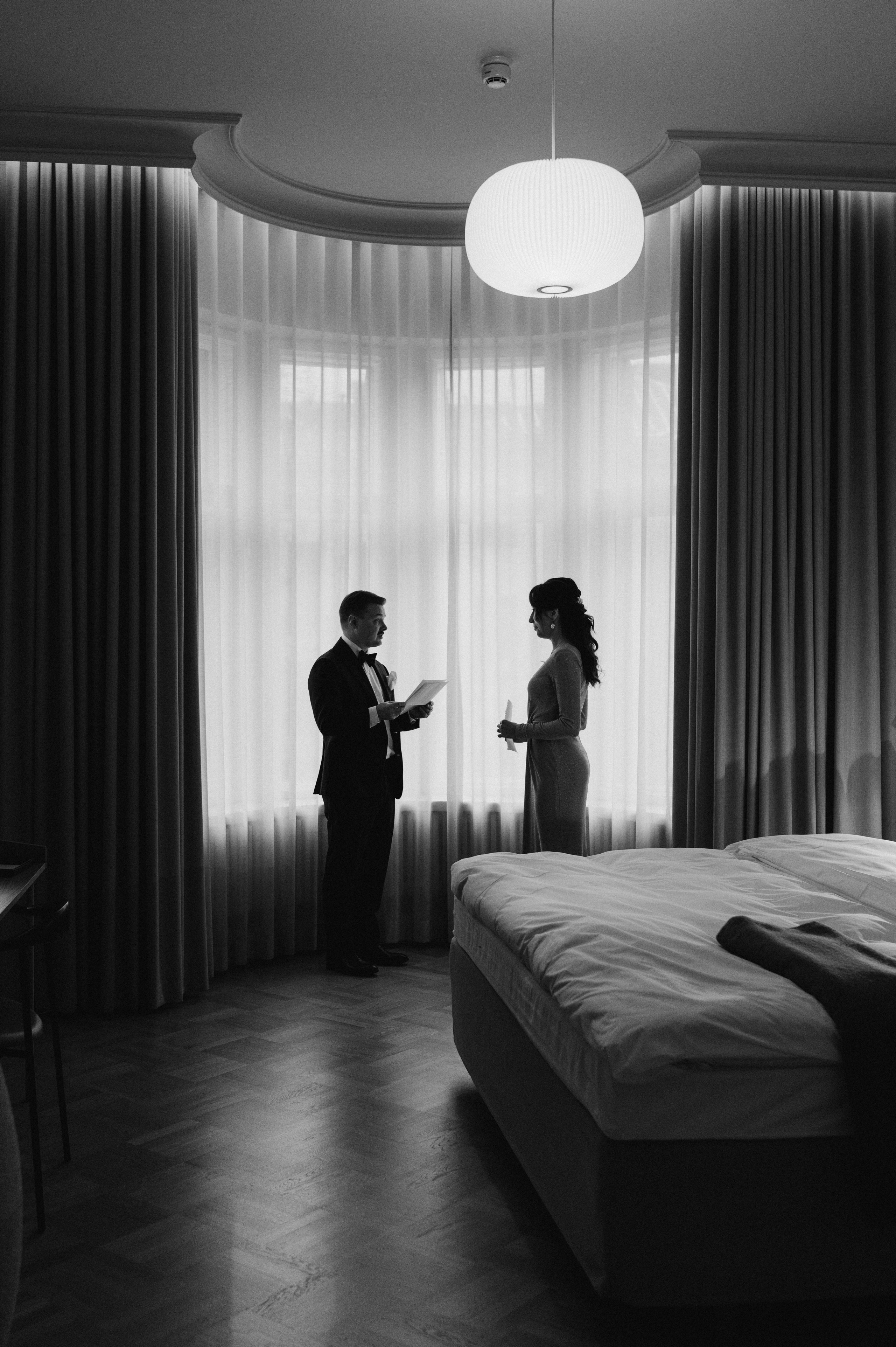 Wedding, city wedding, couple, lovestory, potrait. Wedding and portrait photographer in Helsinki Vickan O