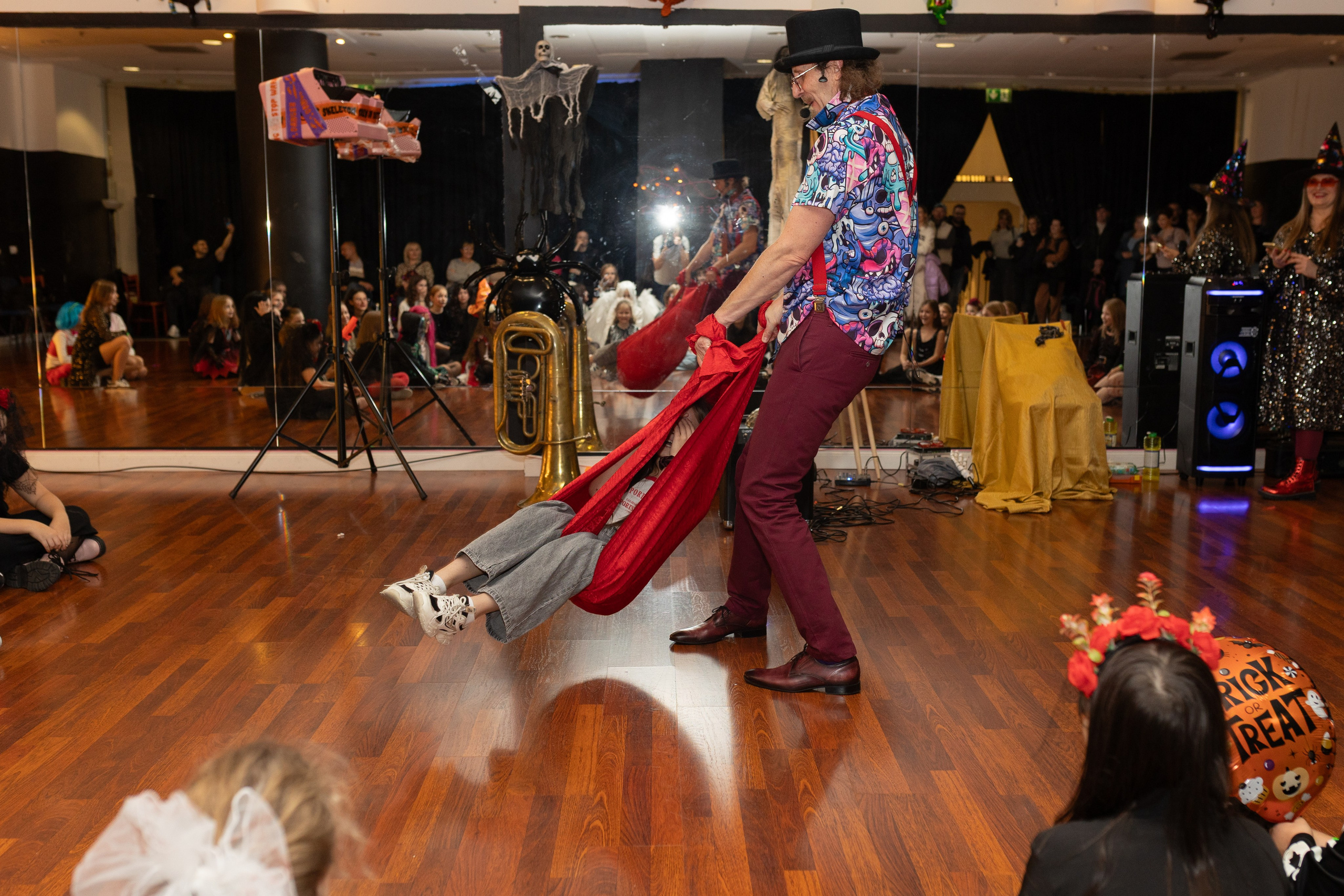 Leo dance studio Helloween 2025. Семейный и детский фотограф в Варшаве Мила Бобровская