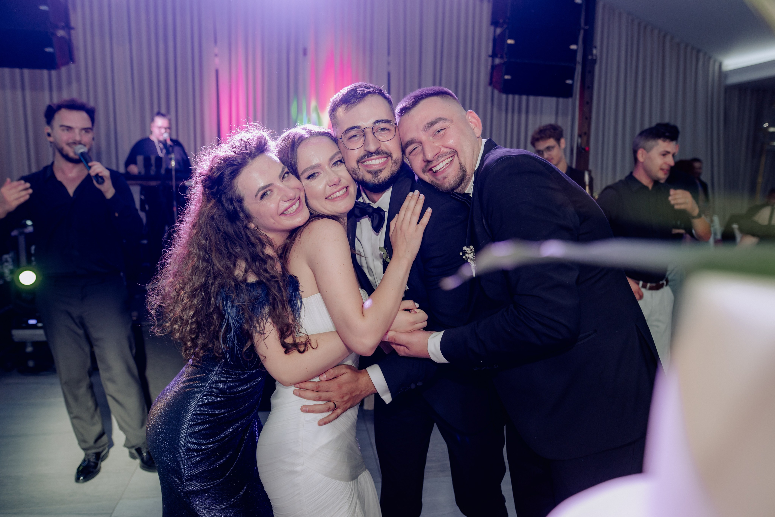 Cununie civila in aer liber , artificii de zi colorate , decor nunta , nunta la Hotel Traian. Proud Vision Weddings | Wedding Photography & Film — Servicii profesionale Foto Video Nunta Iasi