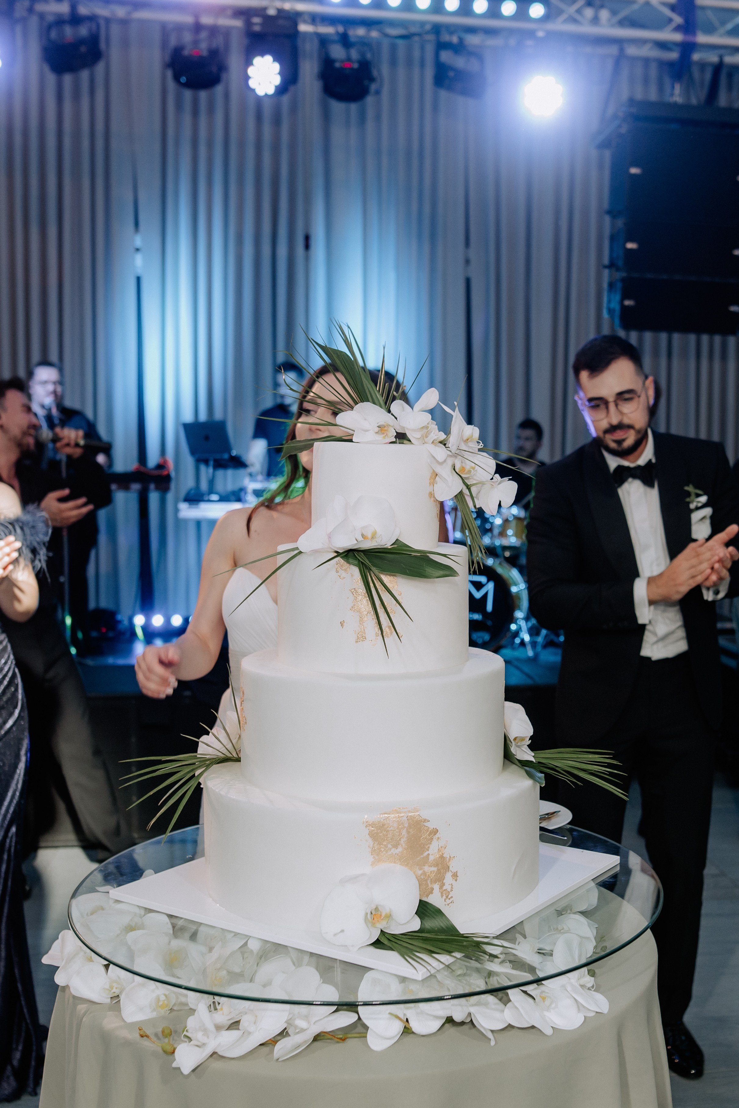 Cununie civila in aer liber , artificii de zi colorate , decor nunta , nunta la Hotel Traian. Proud Vision Weddings | Wedding Photography & Film — Servicii profesionale Foto Video Nunta Iasi