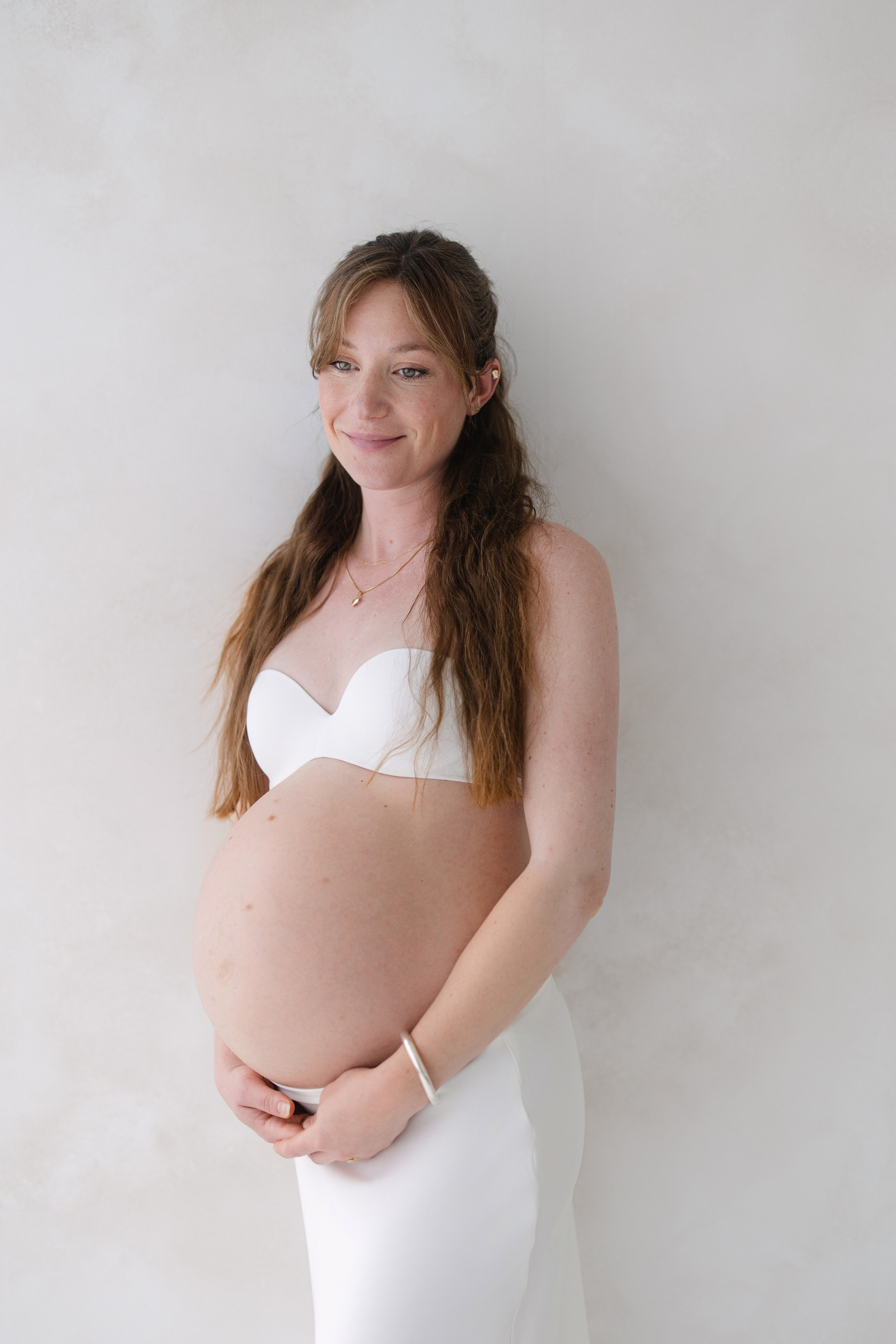 Moderne und minimalistische Schwangerschaftsfotografie in Zürich & Uster, Schweiz. Wedding and Family Photographer Switzerland and Italy. Valeria Diaz