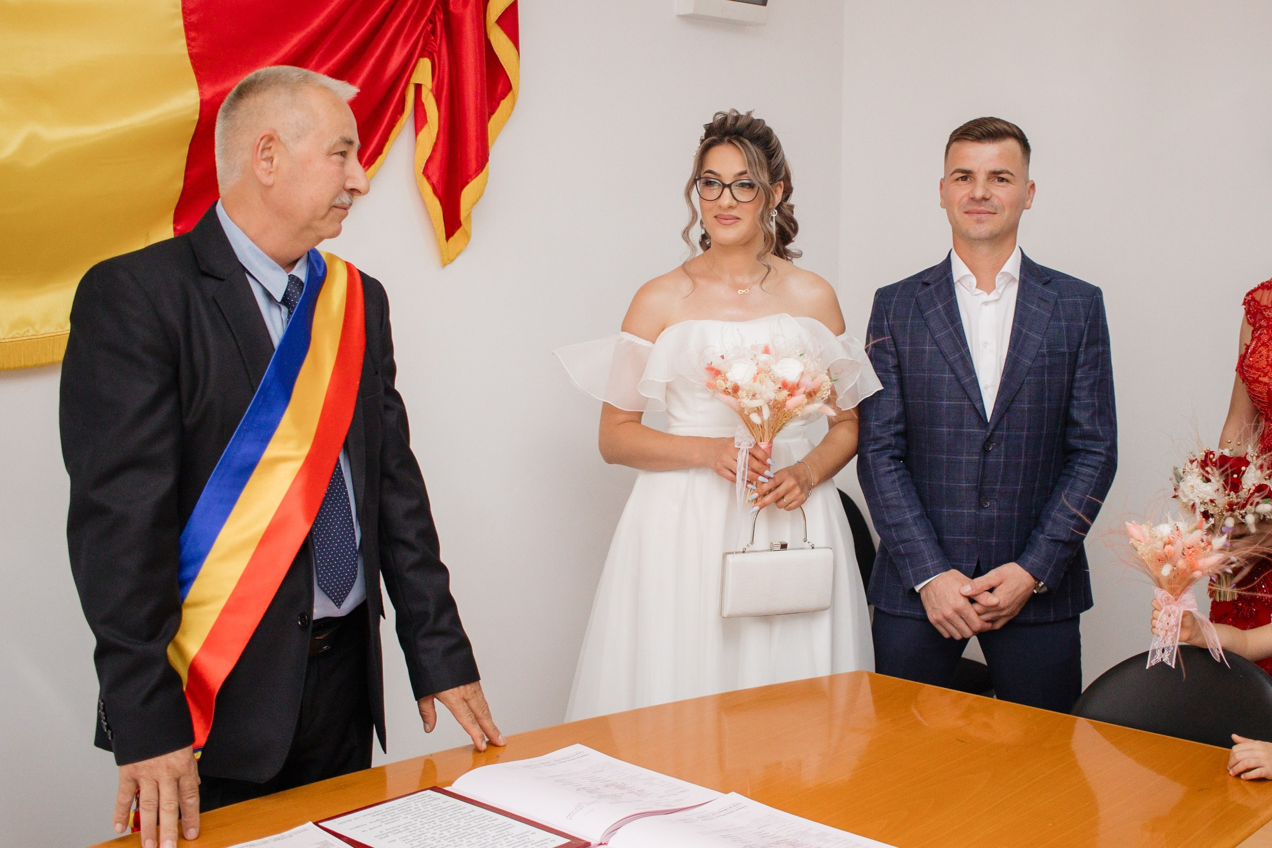 Oana & Vasile. Fotograf si videograf — evenimente si studio