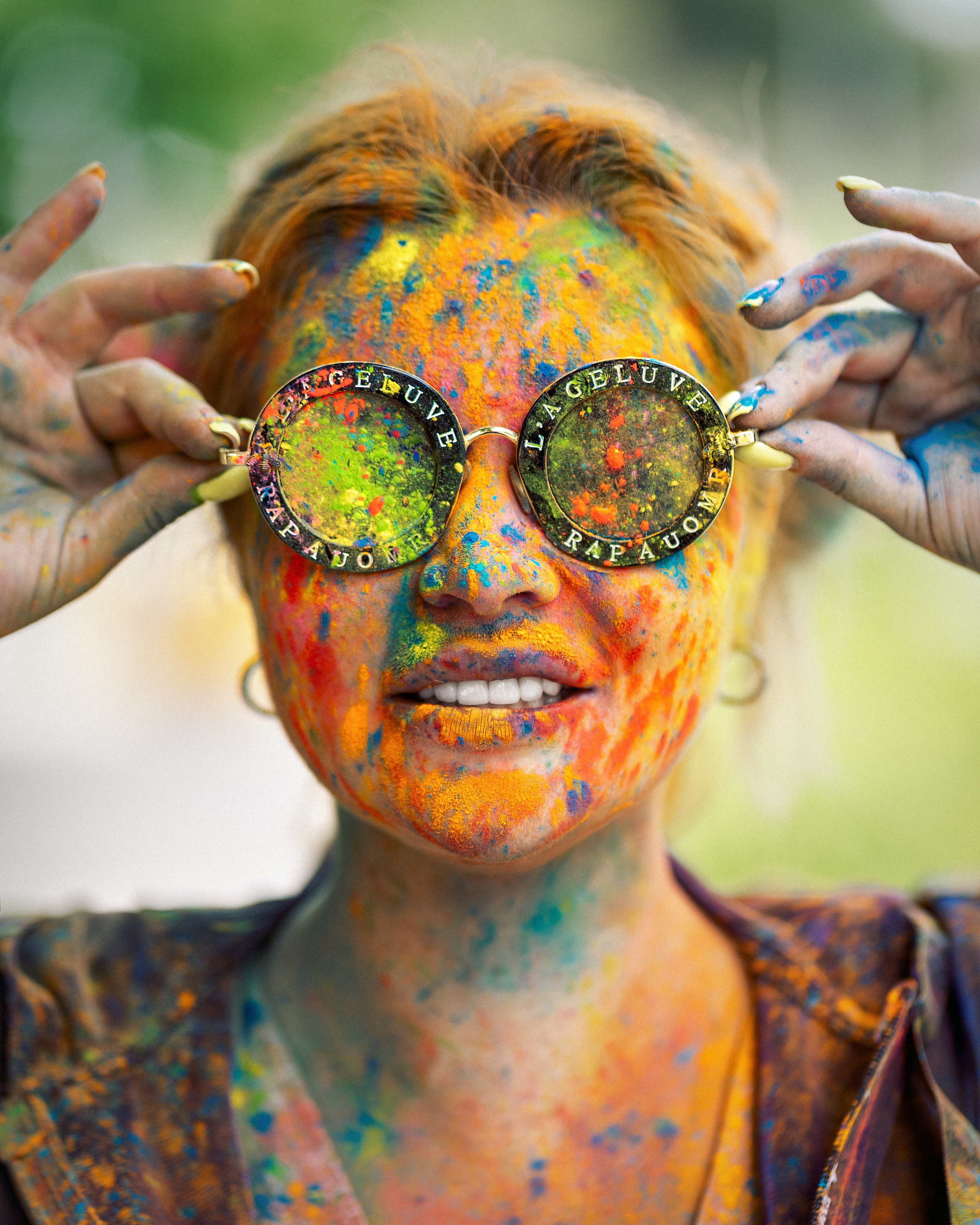 Retrato femenino en Madrid — belleza auténtica con luz natural Asesoría de estilismo, poses y localización. Imágenes elegantes y atemporales. Fotógrafa en Madrid | Retratos femeninos, familia y sesiones con caballos – Anna Maruleva