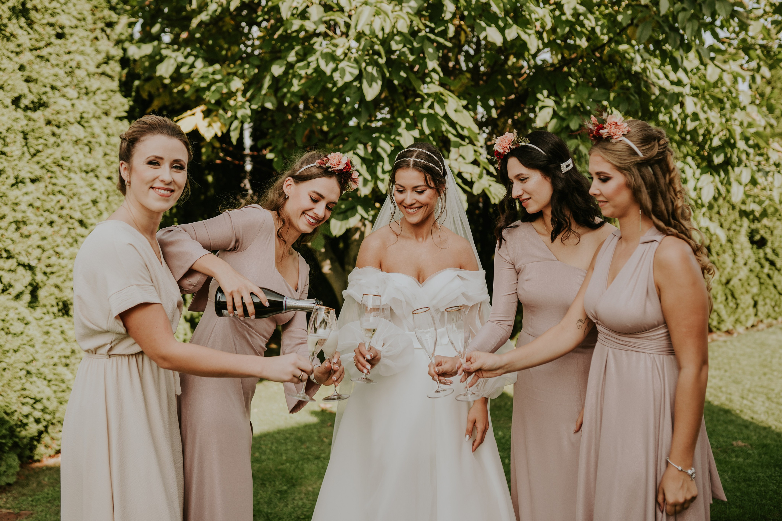 Sala Koralowa w Jaworzu: Opowieść o ślubie Nikoli i Kacpra. Karkowskafoto - fotografia miłości