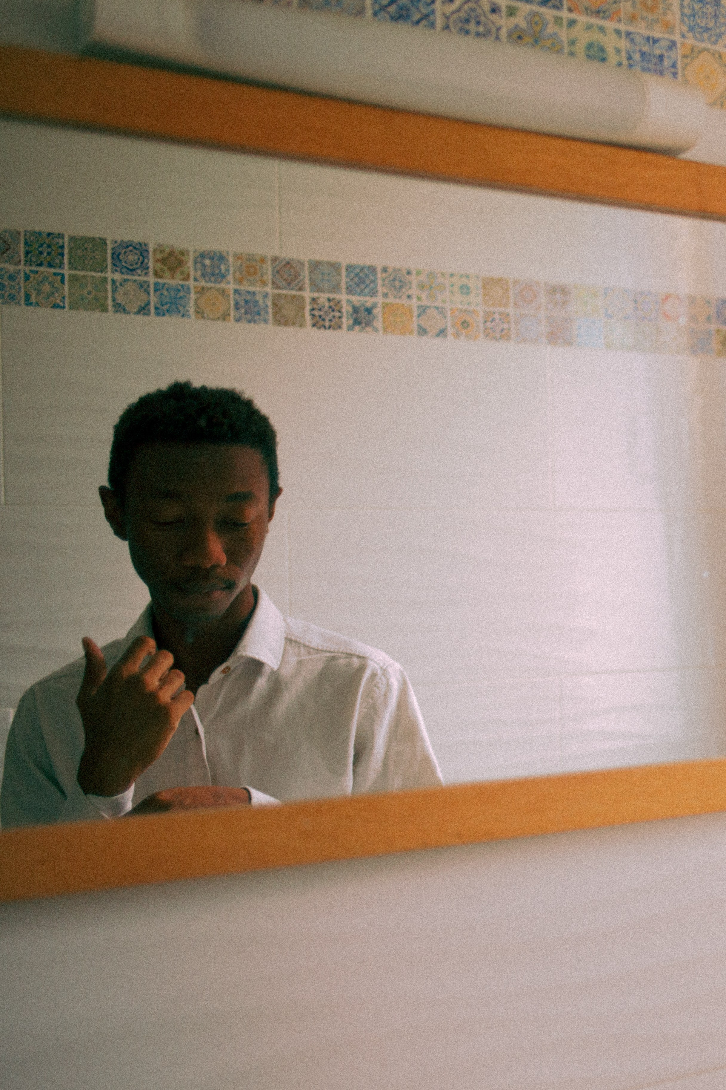 Un chico de París en su piso. Marina Kálcheva – Photographer, Videographer & Visual Artist in Barcelona