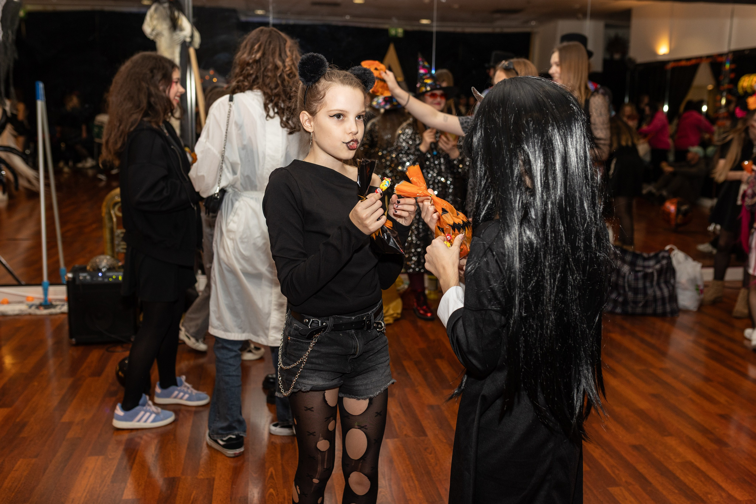 Leo dance studio Helloween 2025. Семейный и детский фотограф в Варшаве Мила Бобровская