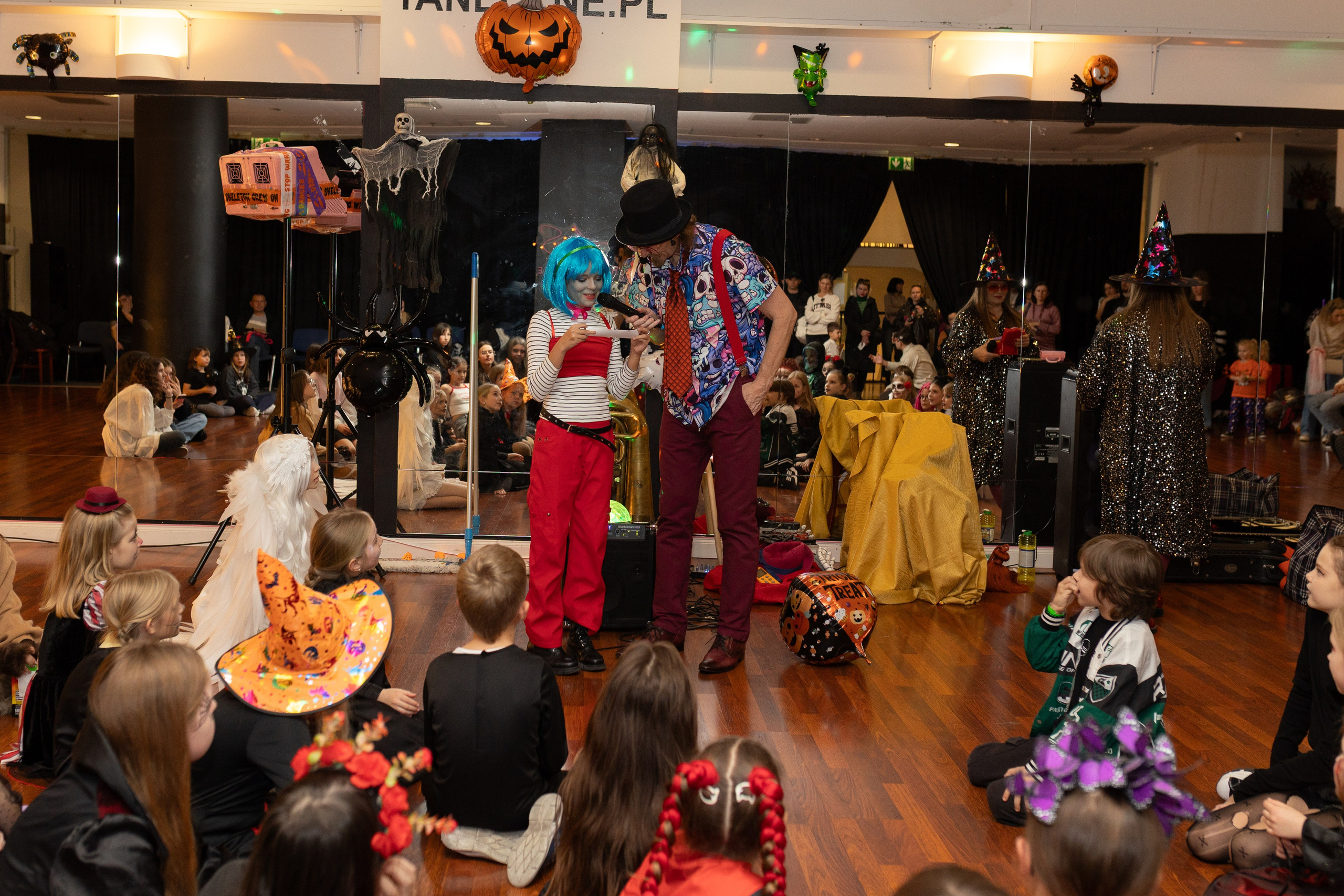 Leo dance studio Helloween 2025. Семейный и детский фотограф в Варшаве Мила Бобровская