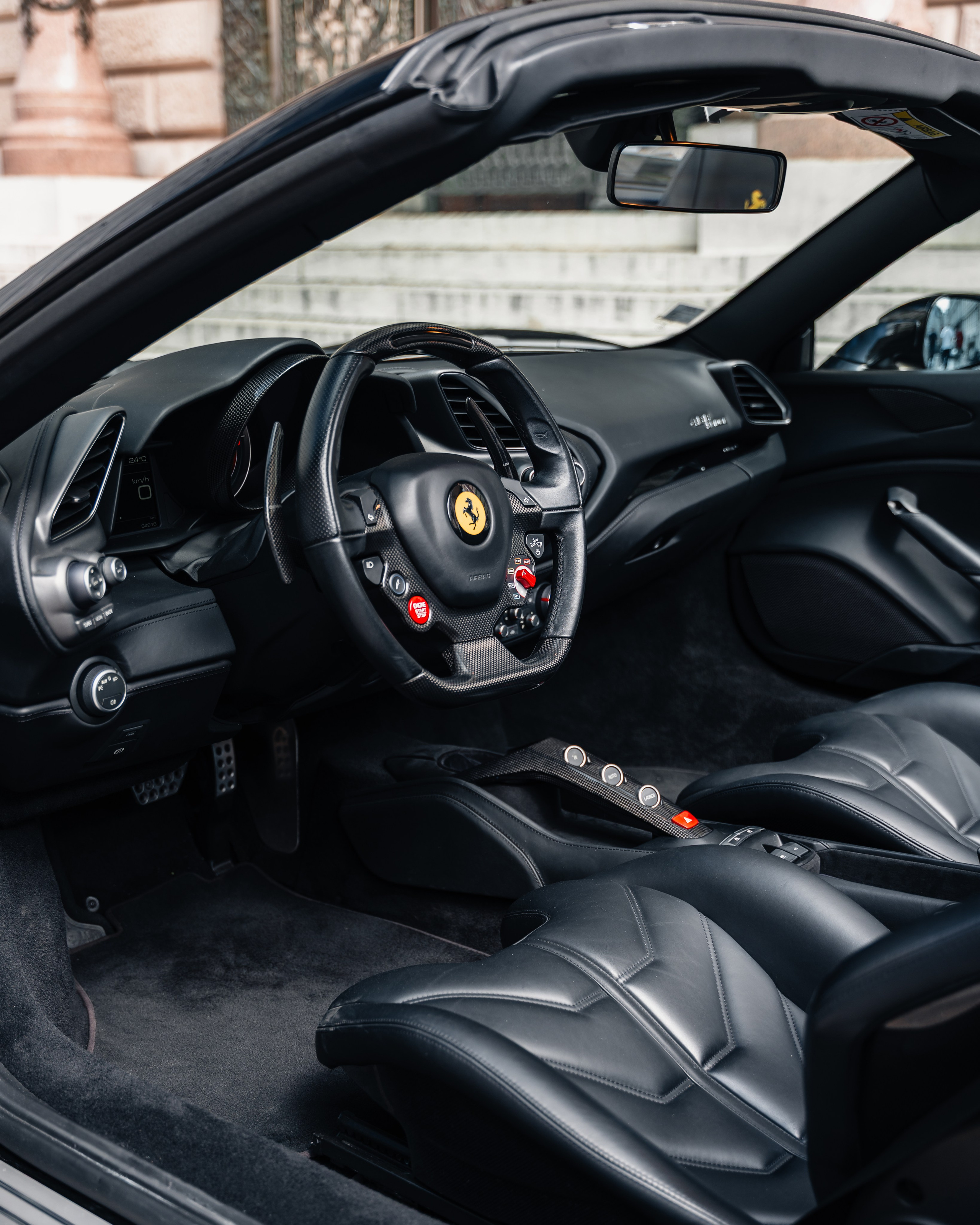 Ferrari 488 Spider. Photographer in Paris — Vitalii Motruk