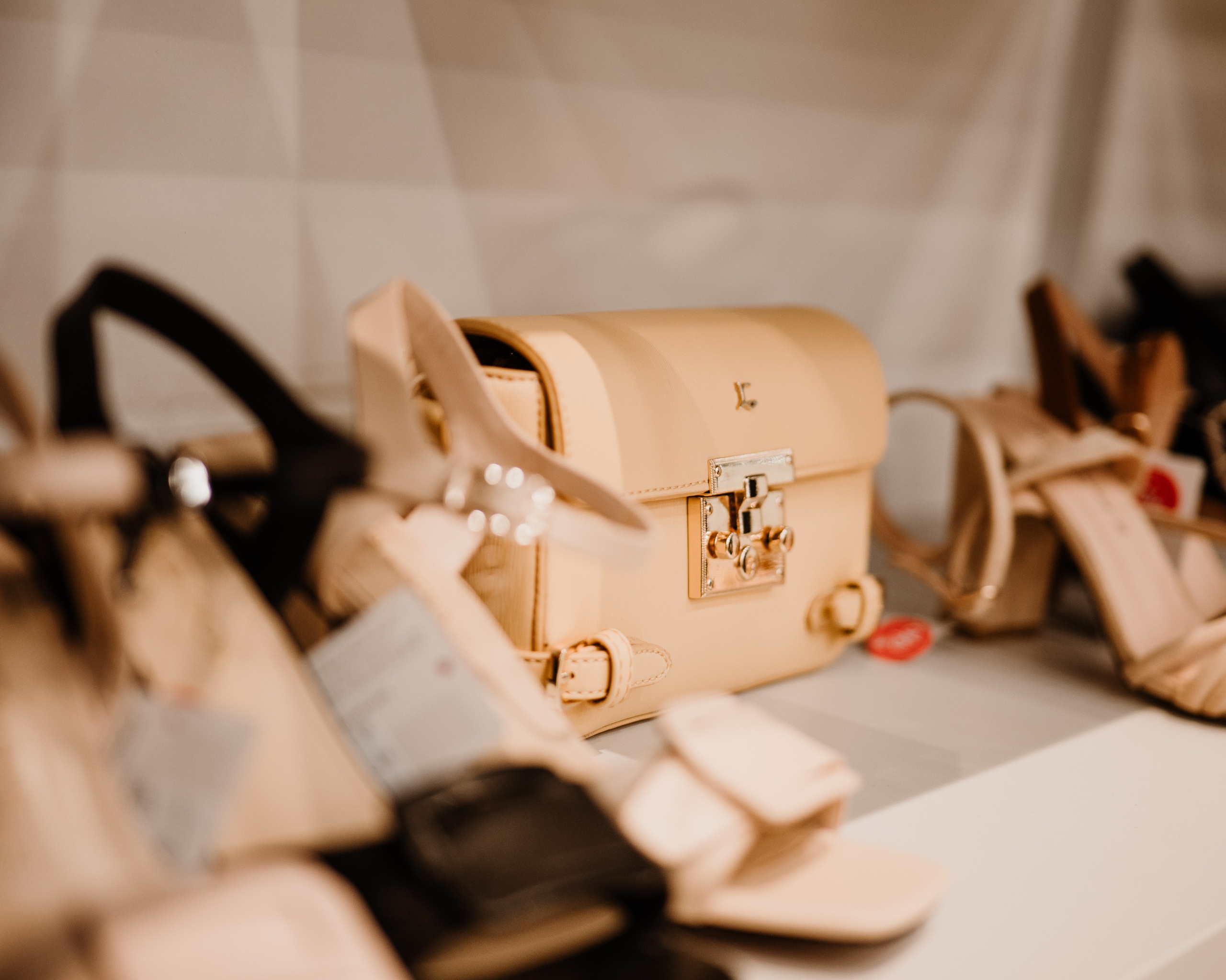 REDESCHIDERE BENVENUTI DEVA. Freesh Media Products