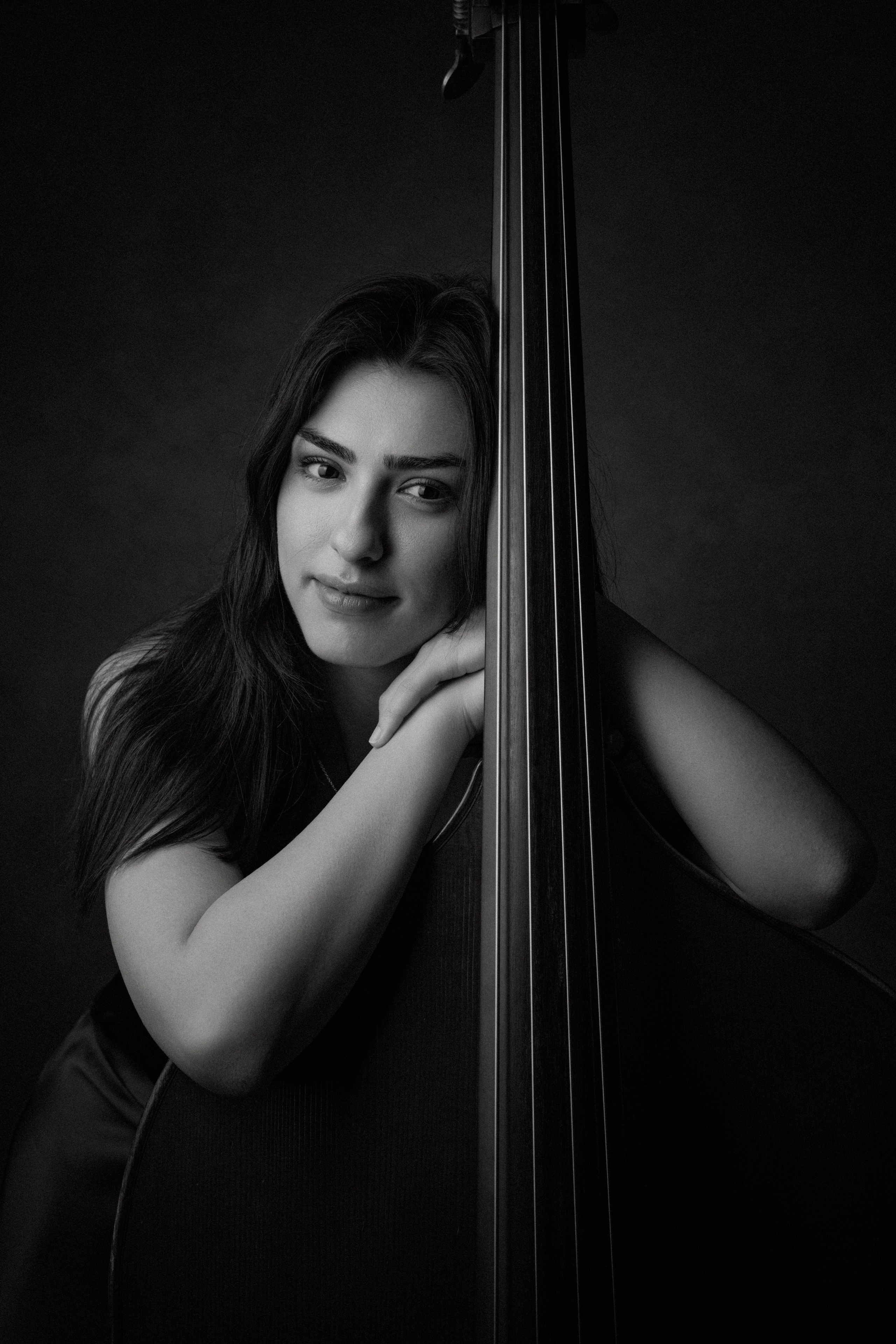 GÖKÇE. Portrait photographer in Germany and all over Europe Mischa Blank