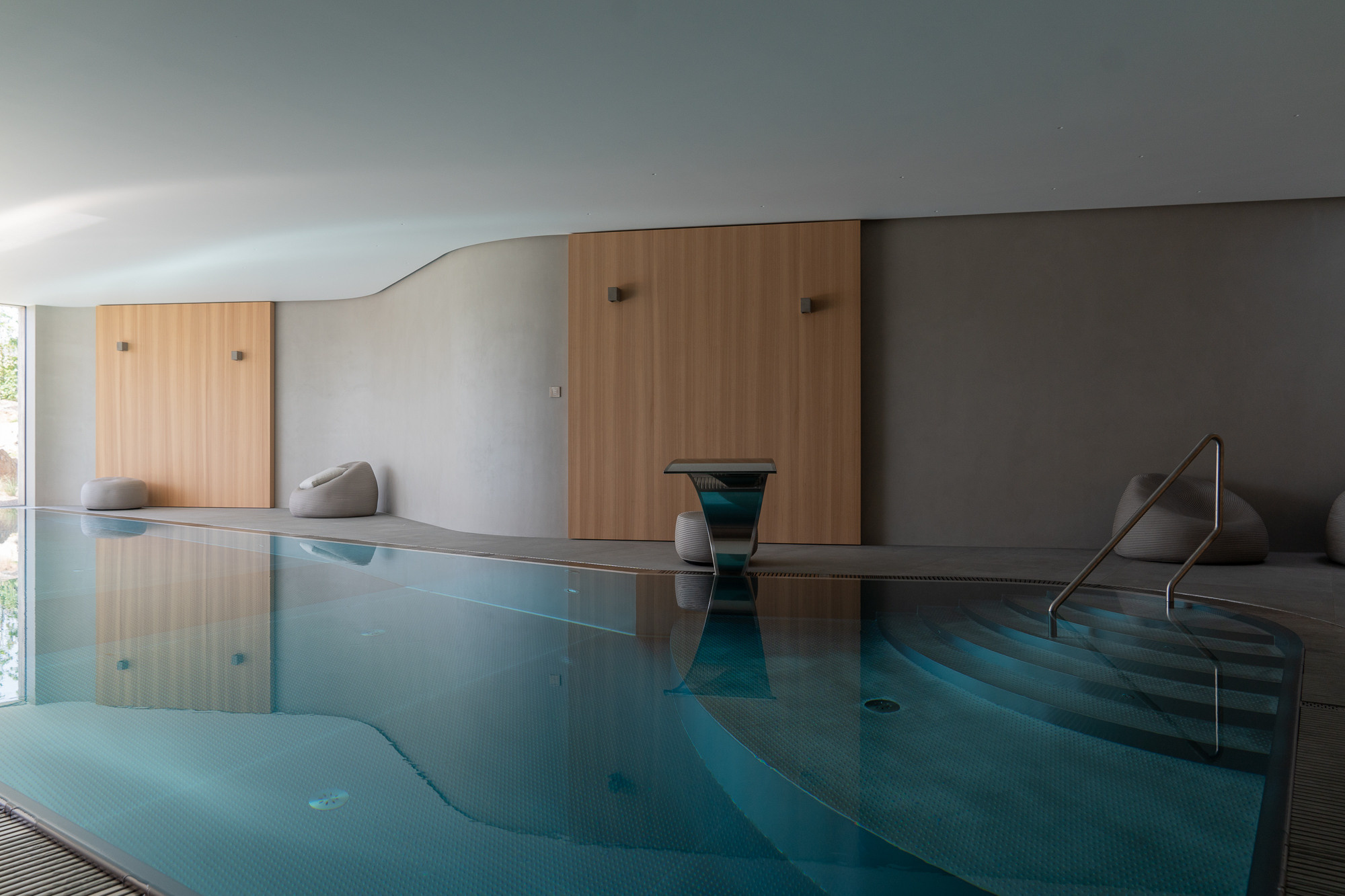 Bytový architekt, bytový designér, architekt Praha. Architekti v České republice  czech architects Design interiéru i exteriéru Navrhujeme luxusní domy Architekt a architektonická kancelář Návrhy domů, bytů, interiérů Luxusní vila Nejlepší Vily v Praha, Česká republika Prague Luxury Villa, Vila Wellness Aqua House Luxusní  rodinné vily