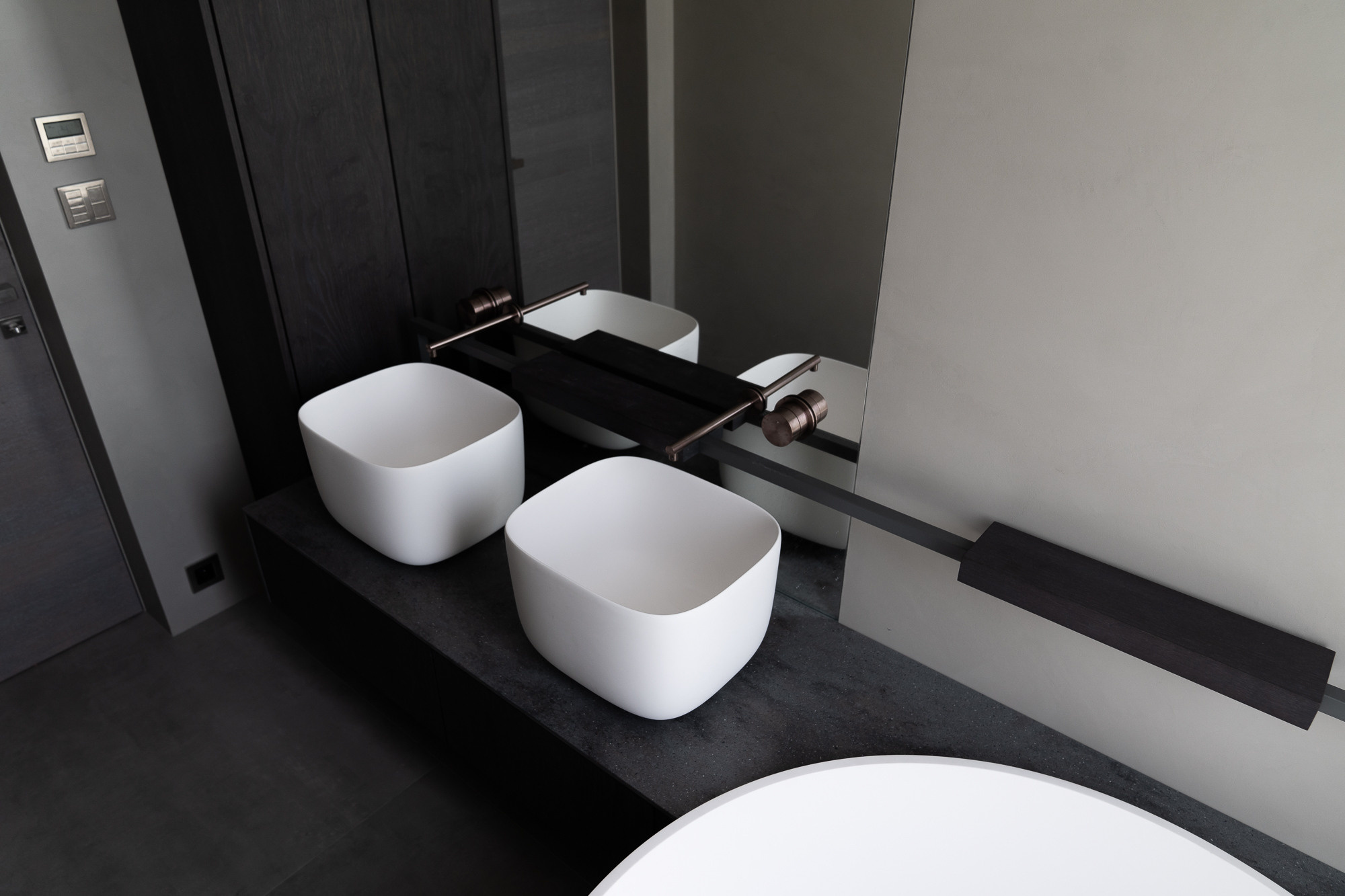 Bytový design - Návrhy kompletních interiérů Návrh a realizace interiérů Architekt funkčních interiérů bytový design Profesionální návrhy interiérů Praha Architekti v České republice  czech architects Design interiéru i exteriéru Navrhujeme luxusní domy Architekt a architektonická kancelář Návrhy domů, bytů, interiérů Luxusní vila Nejlepší Vily v Praha, Česká republika Prague Luxury Villa, Vila Wellness Aqua House Luxusní  rodinné vily