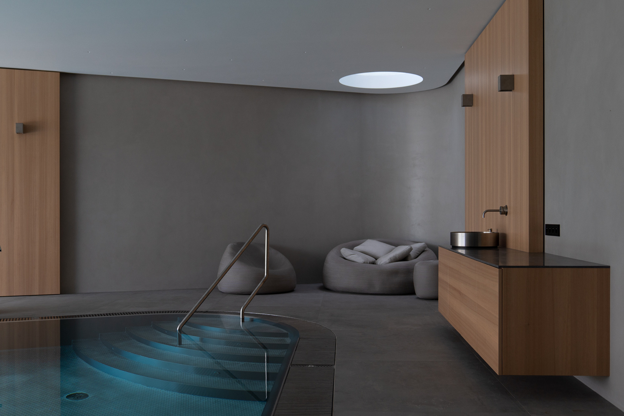 Bytový architekt, bytový designér, architekt Praha. Architekti v České republice  czech architects Design interiéru i exteriéru Navrhujeme luxusní domy Architekt a architektonická kancelář Návrhy domů, bytů, interiérů Luxusní vila Nejlepší Vily v Praha, Česká republika Prague Luxury Villa, Vila Wellness Aqua House Luxusní  rodinné vily