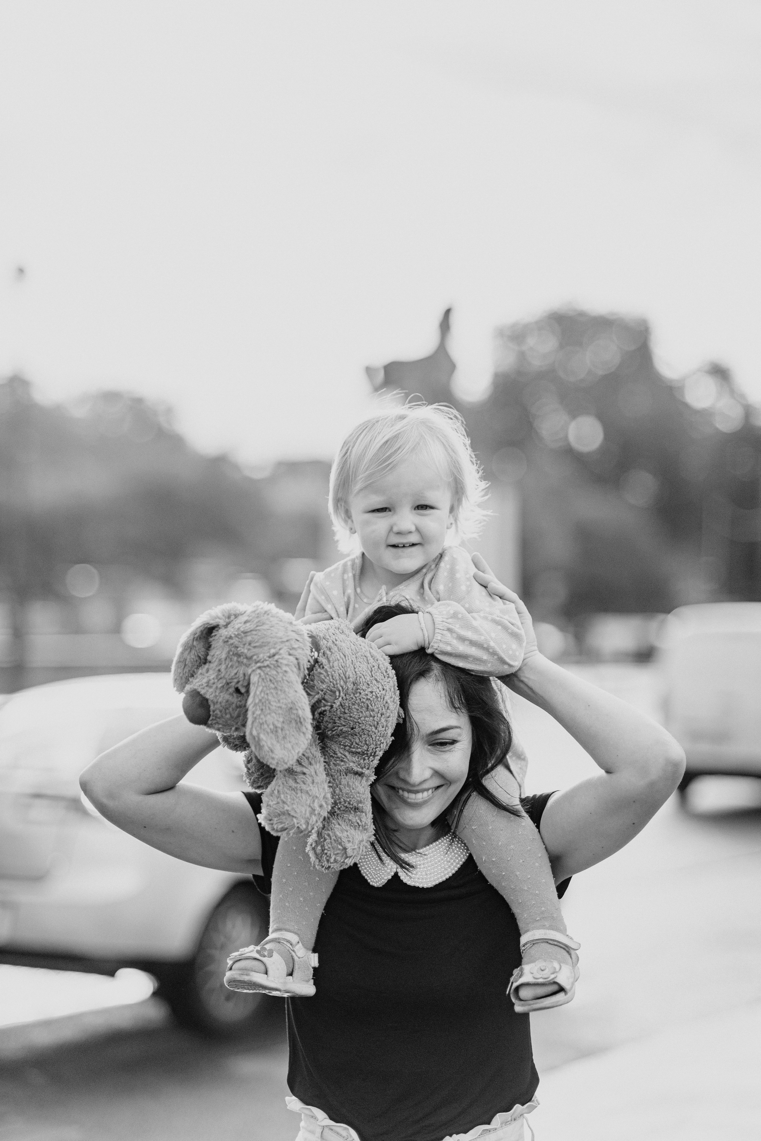 Семейные фото у Эйфелевой башни. Photographe lifestyle à Paris